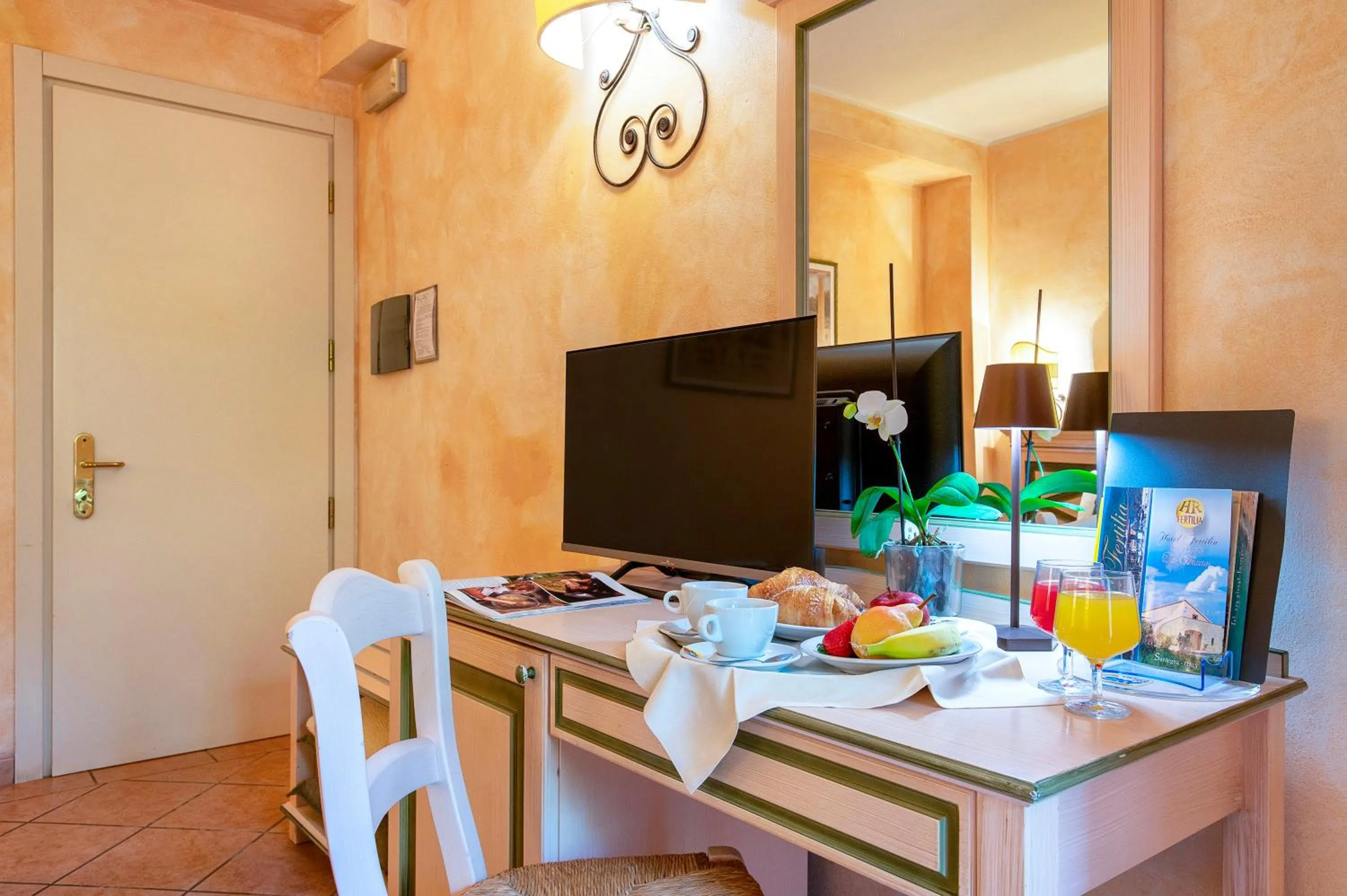 room service in Hotel Fertilia