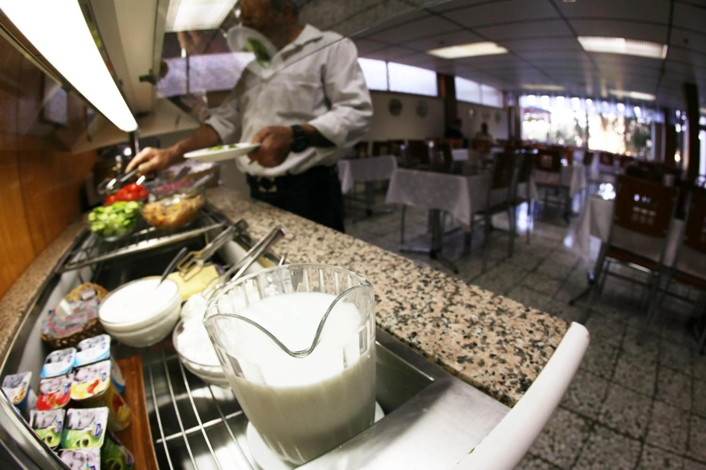 Restaurant/places to eat in Beth-Shalom