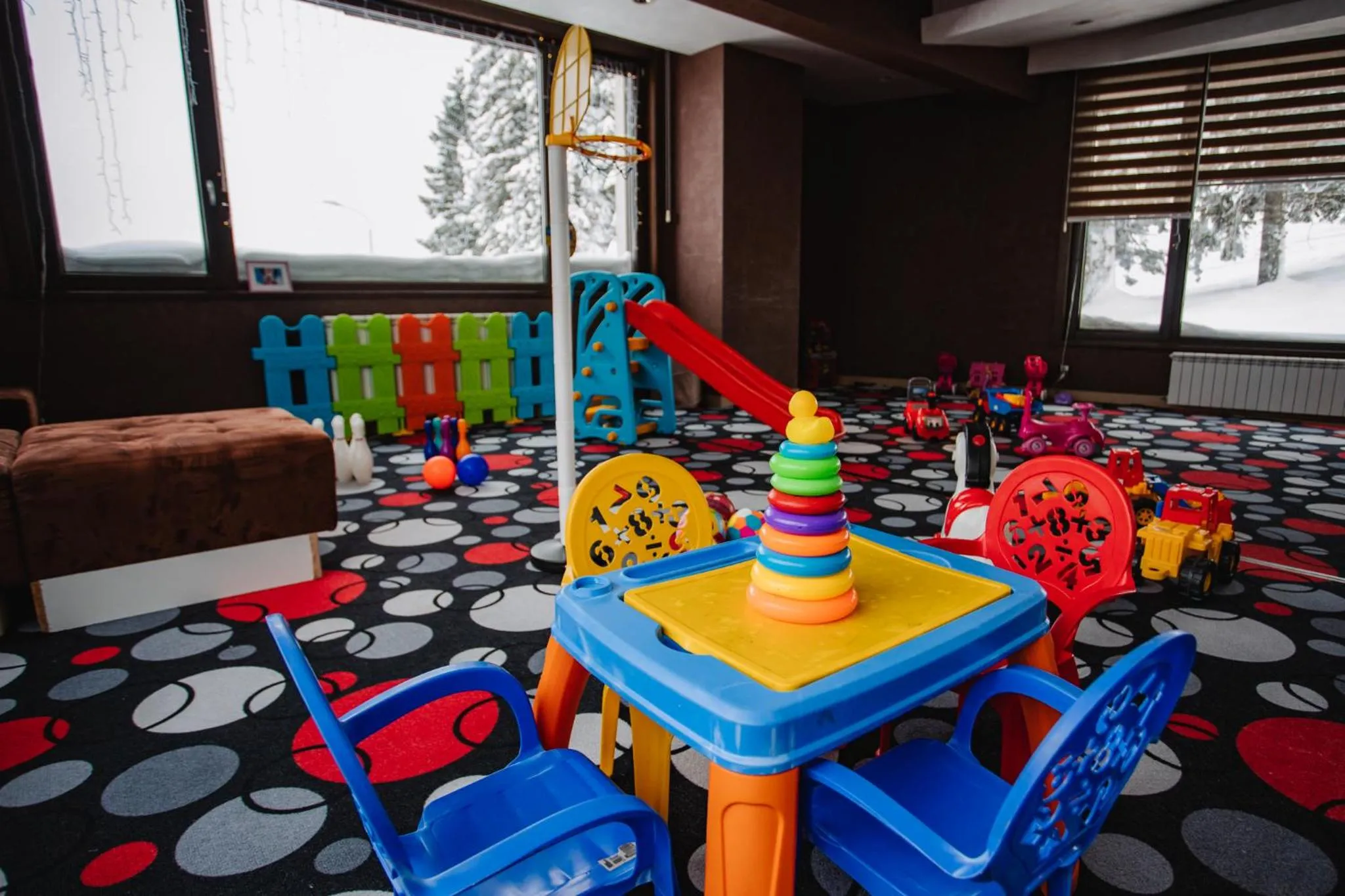 Communal lounge/ TV room in Hotel Lavina