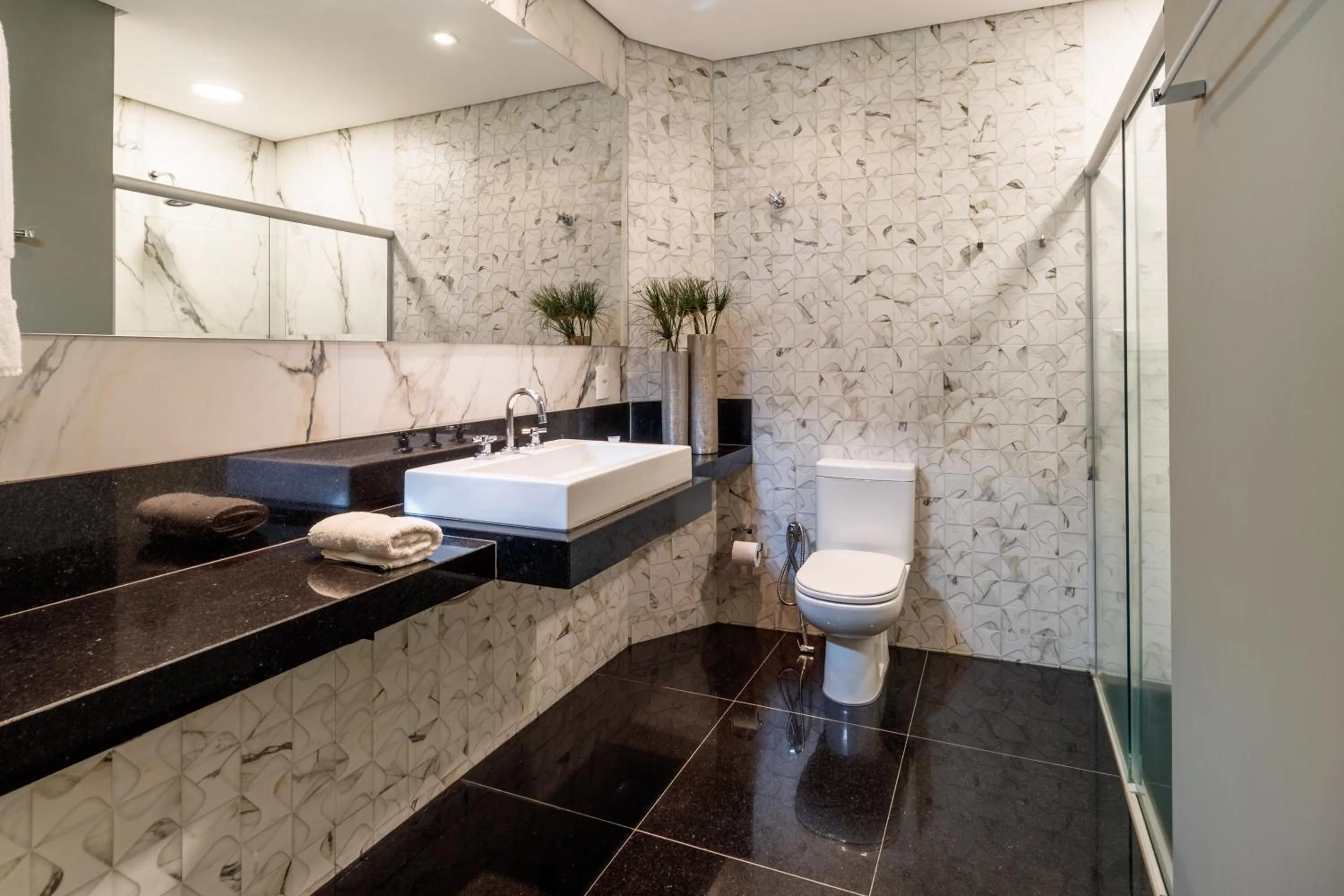 Bathroom in Mara Turismo Hotel