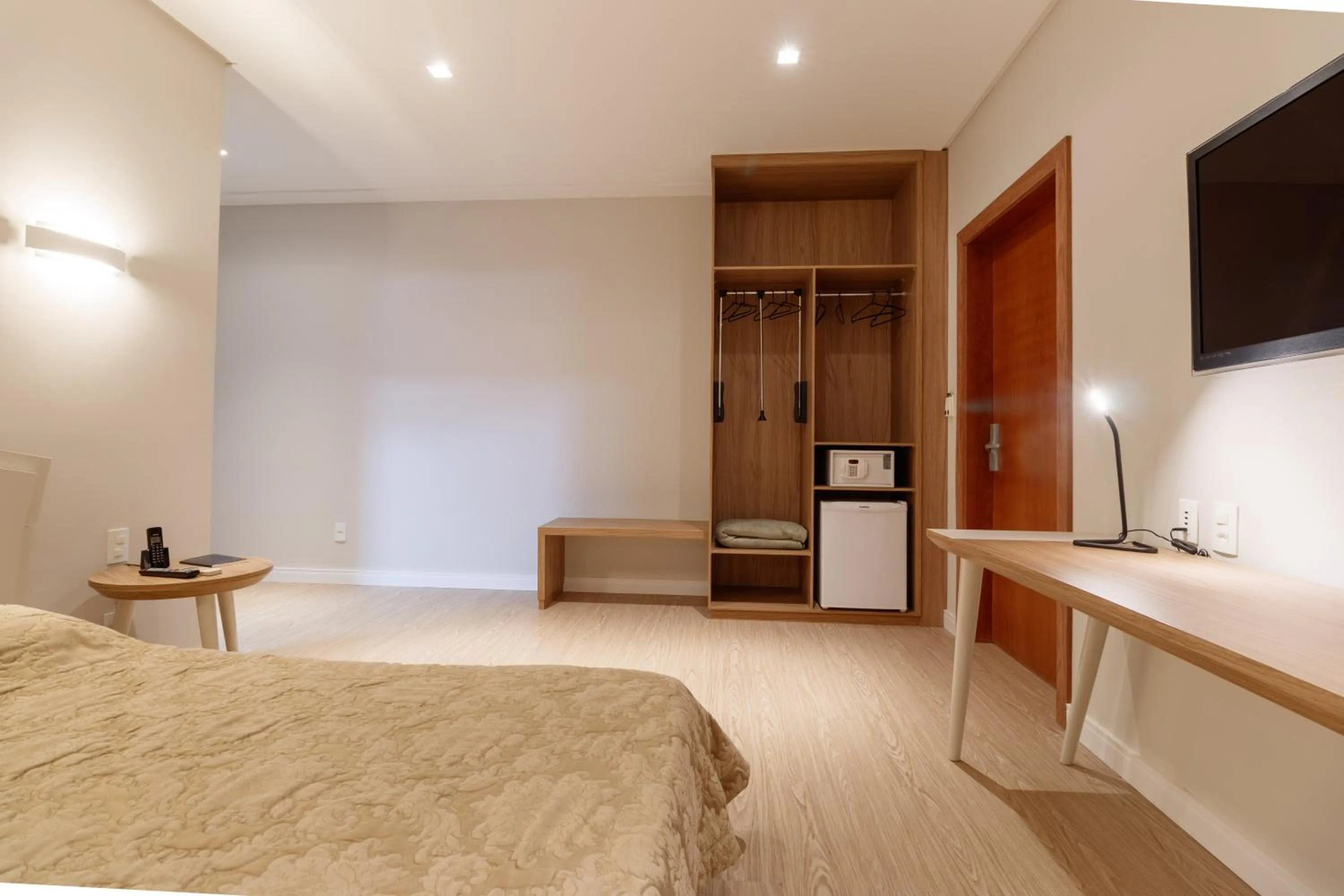 Photo of the whole room, Bed in Mara Turismo Hotel