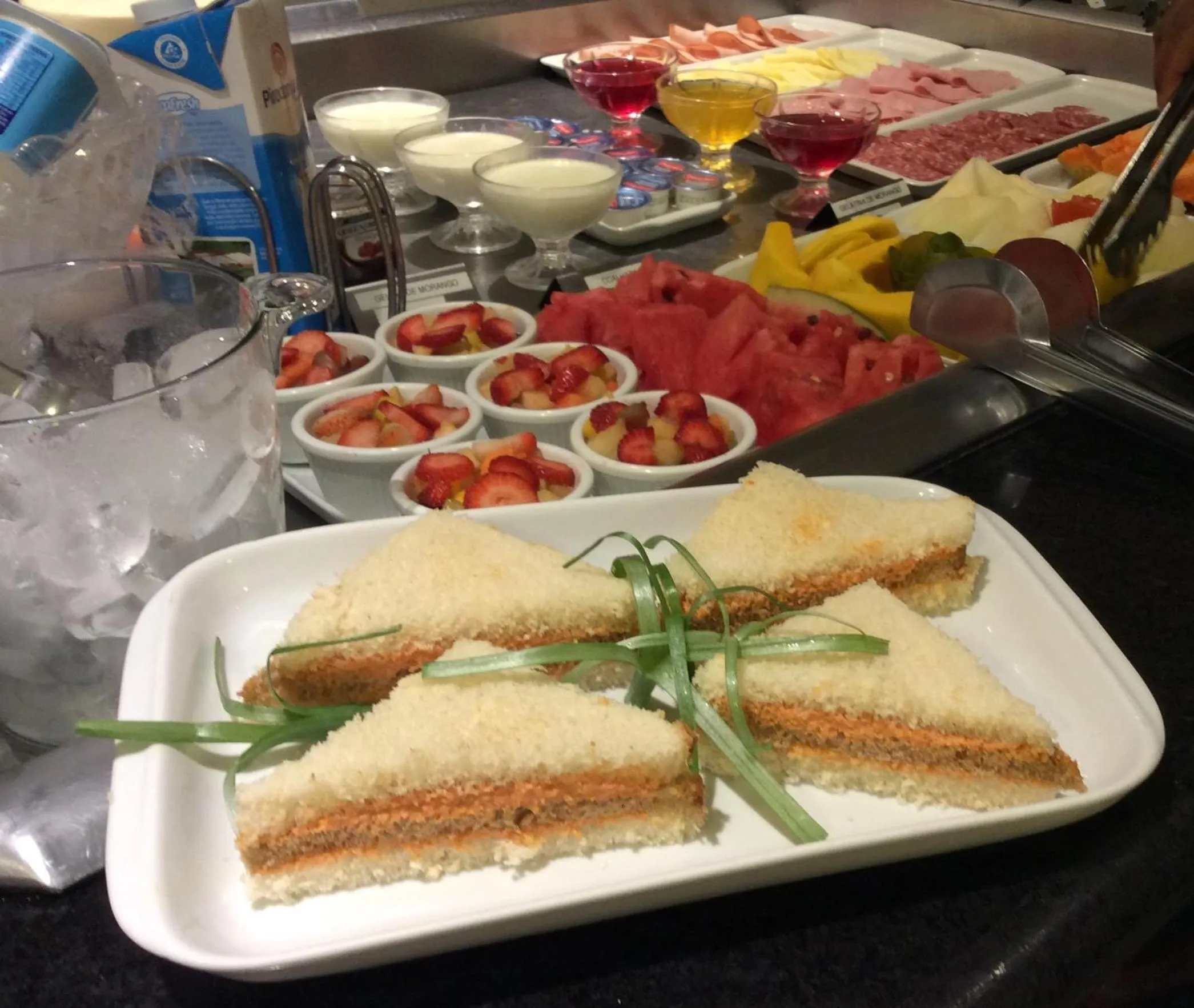 Buffet breakfast in Mara Turismo Hotel