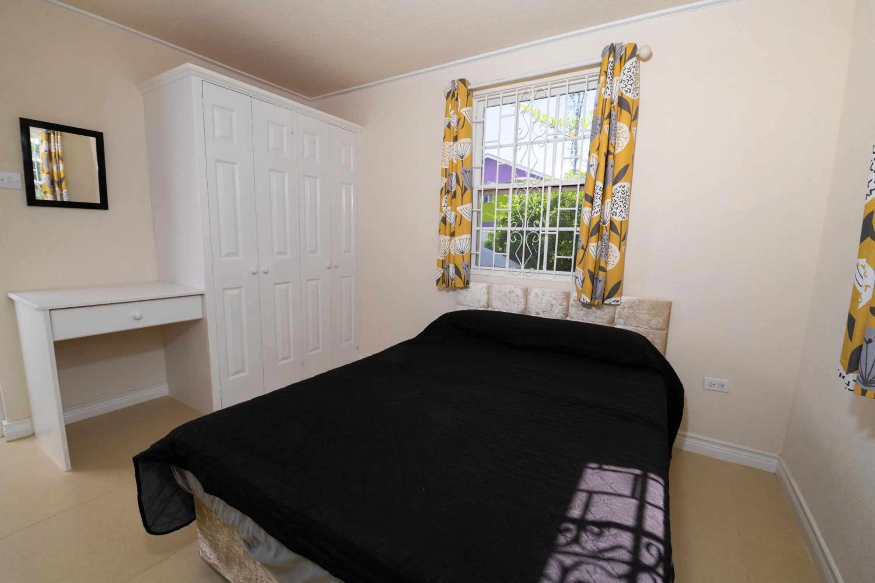 Bedroom, Bed in THE COTTAGE, SAINT DAVIDS