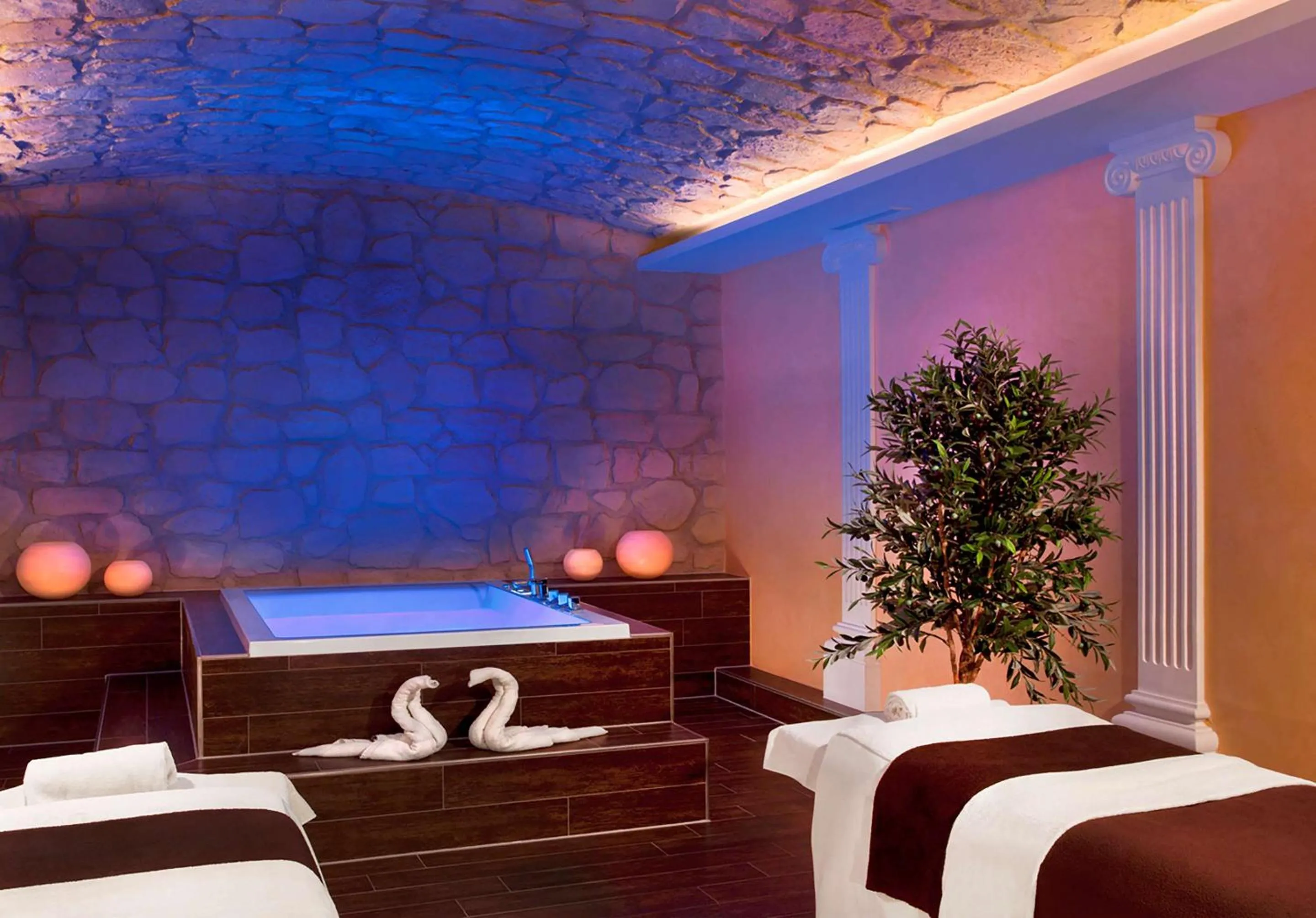 Spa and wellness centre/facilities, Bed in Dorint MARC AUREL Spa & Golf Resort