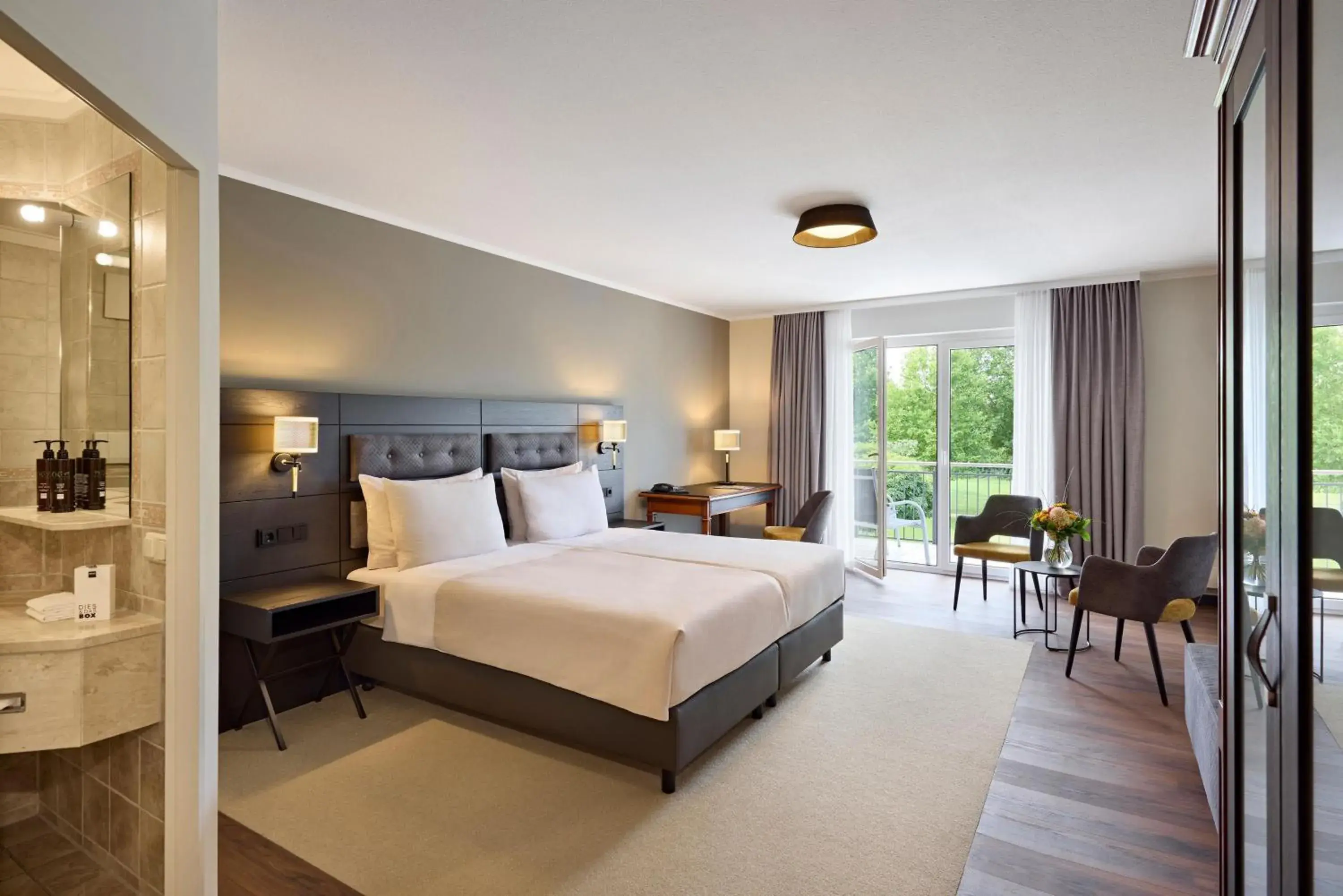 Deluxe Double Room in Dorint MARC AUREL Spa & Golf Resort Deluxe Double Room in Dorint MARC AUREL Spa & Golf Resort