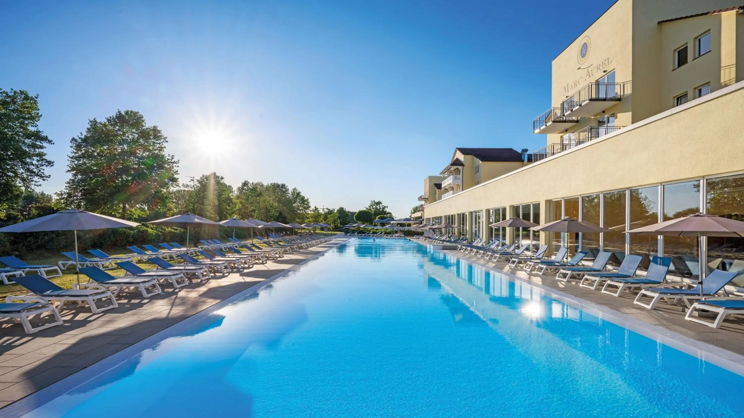 Pool view in Dorint MARC AUREL Spa & Golf Resort