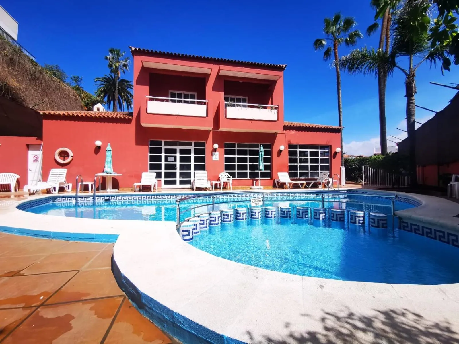 Swimming pool in Hotel Don Cándido