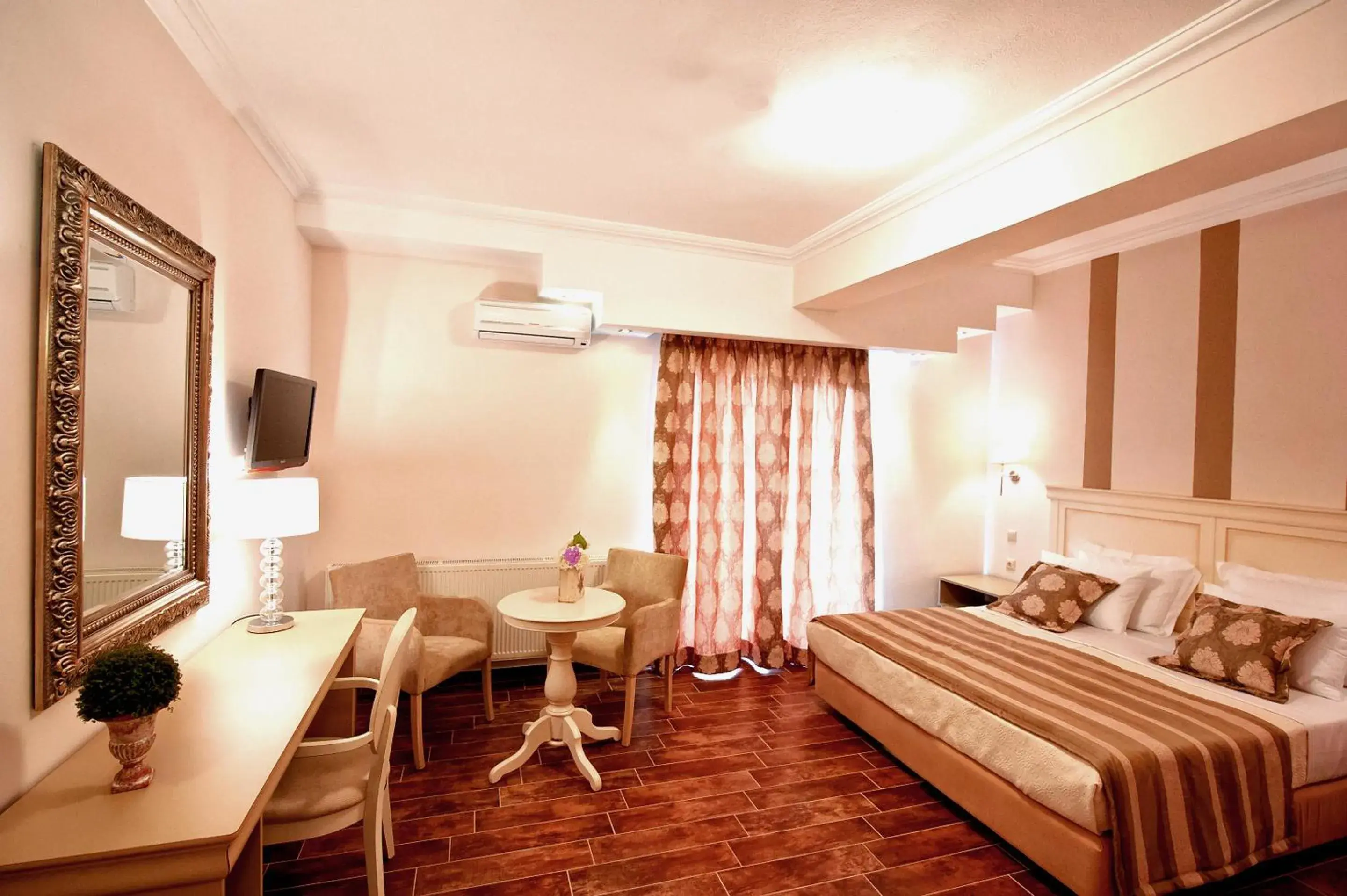 Single Room with Mountain View in Enastron View Hotel Single Room with Mountain View in Enastron View Hotel