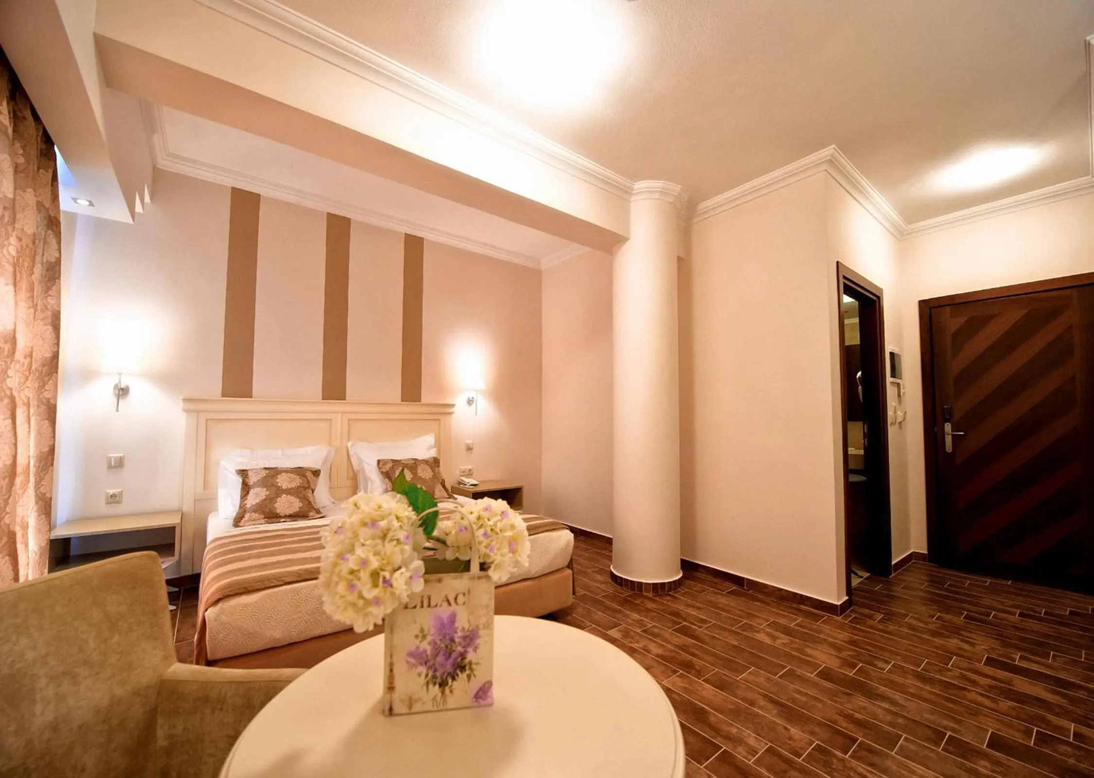 Photo of the whole room, Bed in Enastron View Hotel