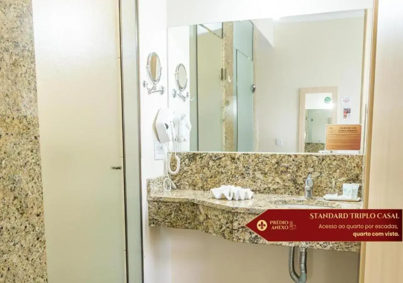 Standard Triple Room - Annex Building in Castelo Nacional Inn Campos do Jordão Standard Triple Room - Annex Building in Castelo Nacional Inn Campos do Jordão