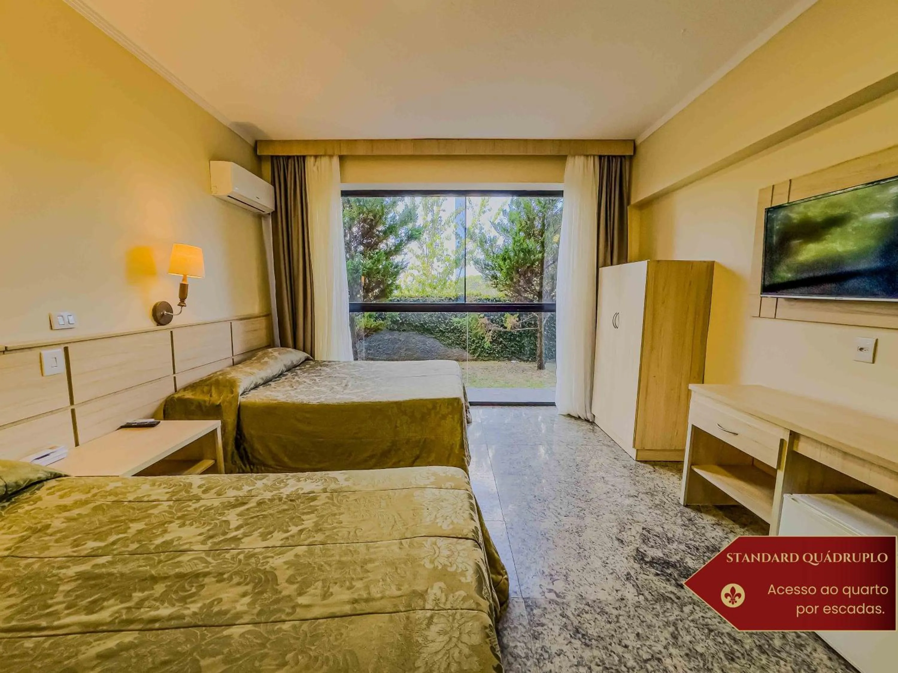 Bedroom, Bed in Hotel Castelo Nacional Inn Campos do Jordão