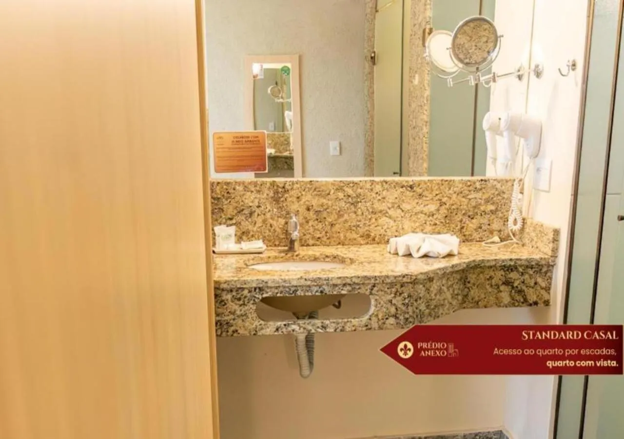 Bathroom in Hotel Castelo Nacional Inn Campos do Jordão