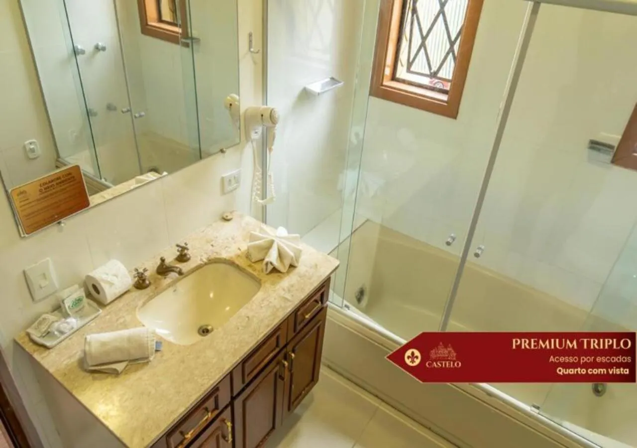 Bathroom in Hotel Castelo Nacional Inn Campos do Jordão