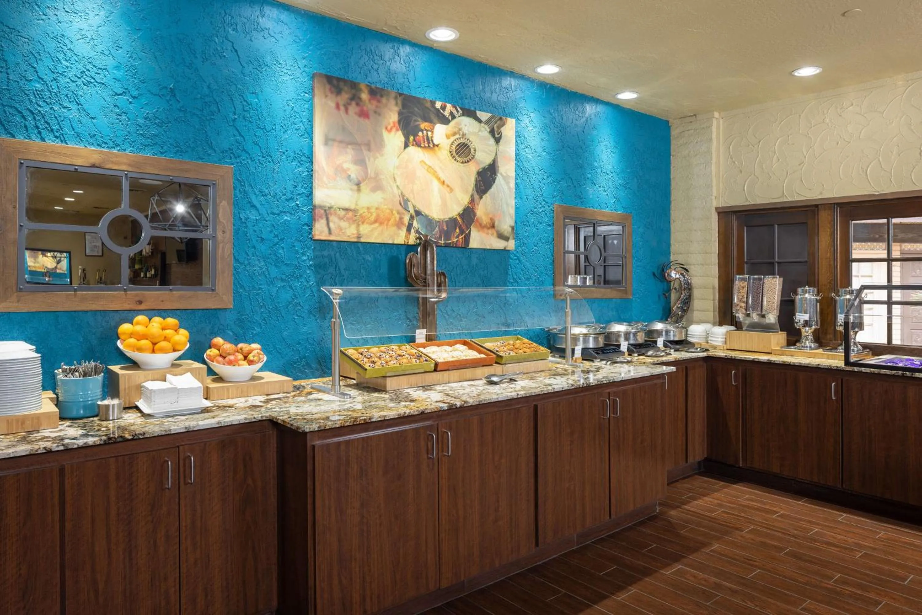 Breakfast in DoubleTree Suites by Hilton Tucson-Williams Center