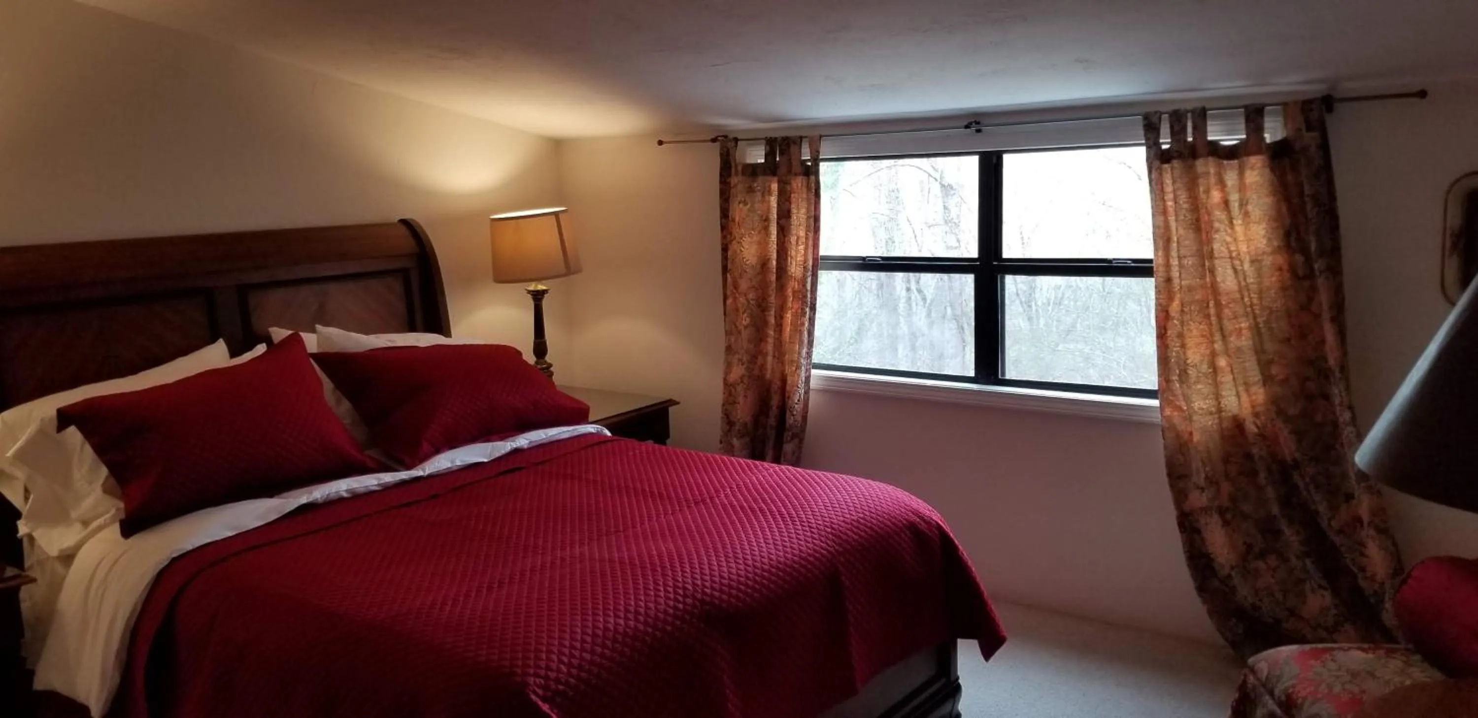 Bed in Lily Creek Lodge