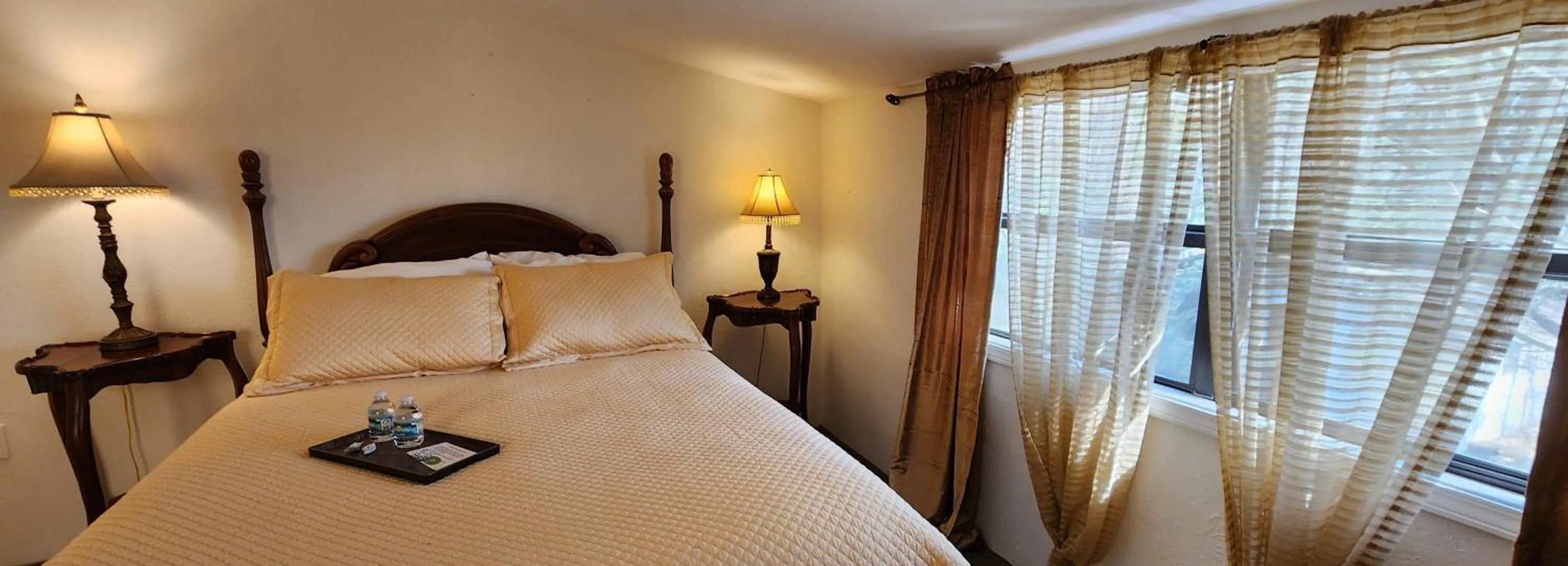 Bed in Lily Creek Lodge