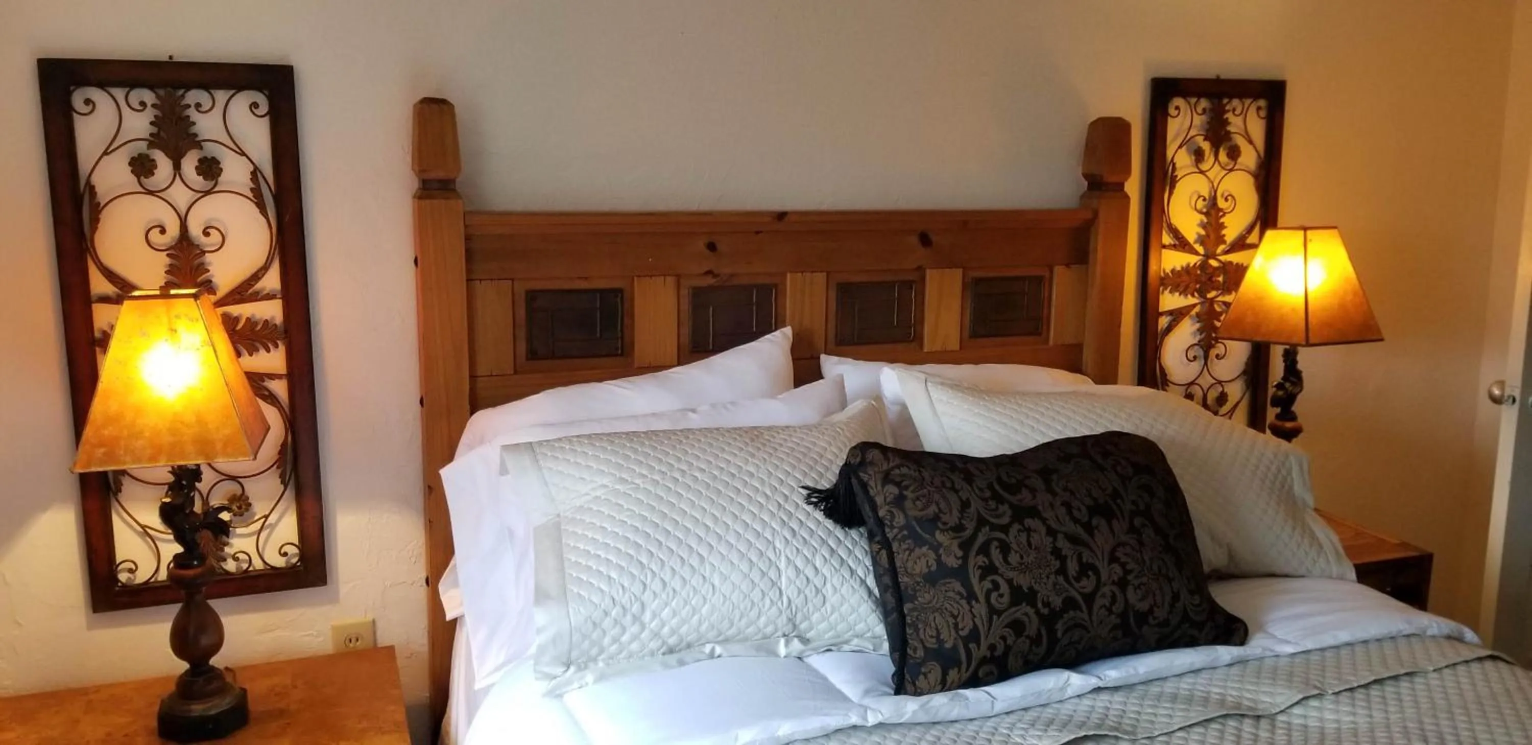 Bed in Lily Creek Lodge