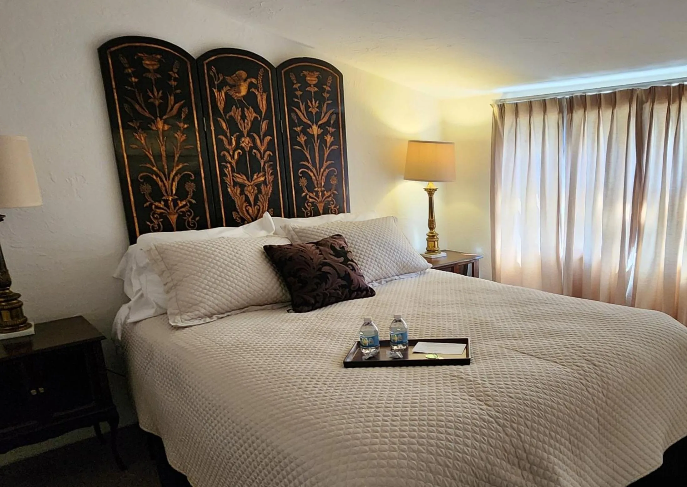 Bed in Lily Creek Lodge