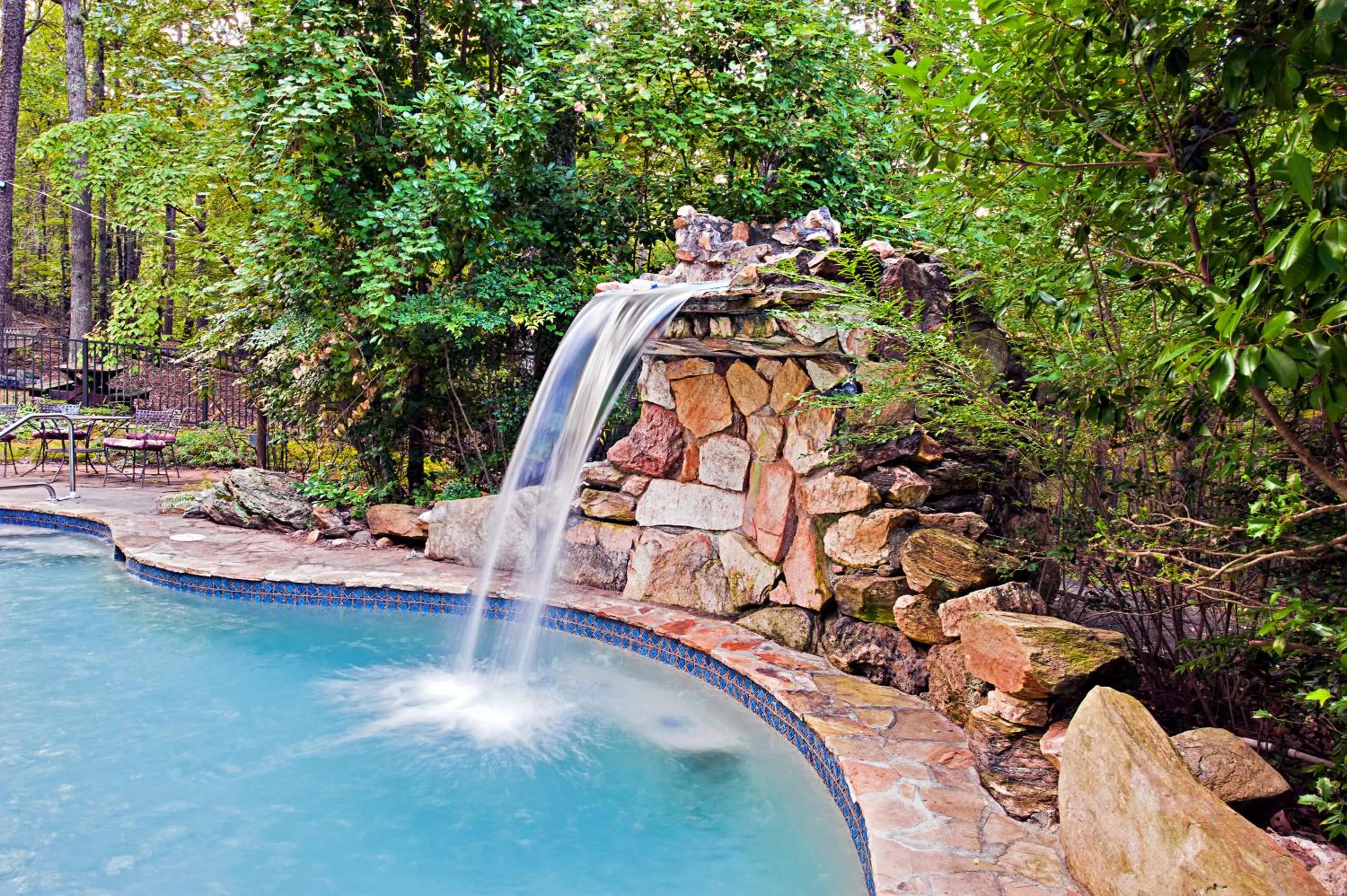 Swimming pool in Lily Creek Lodge