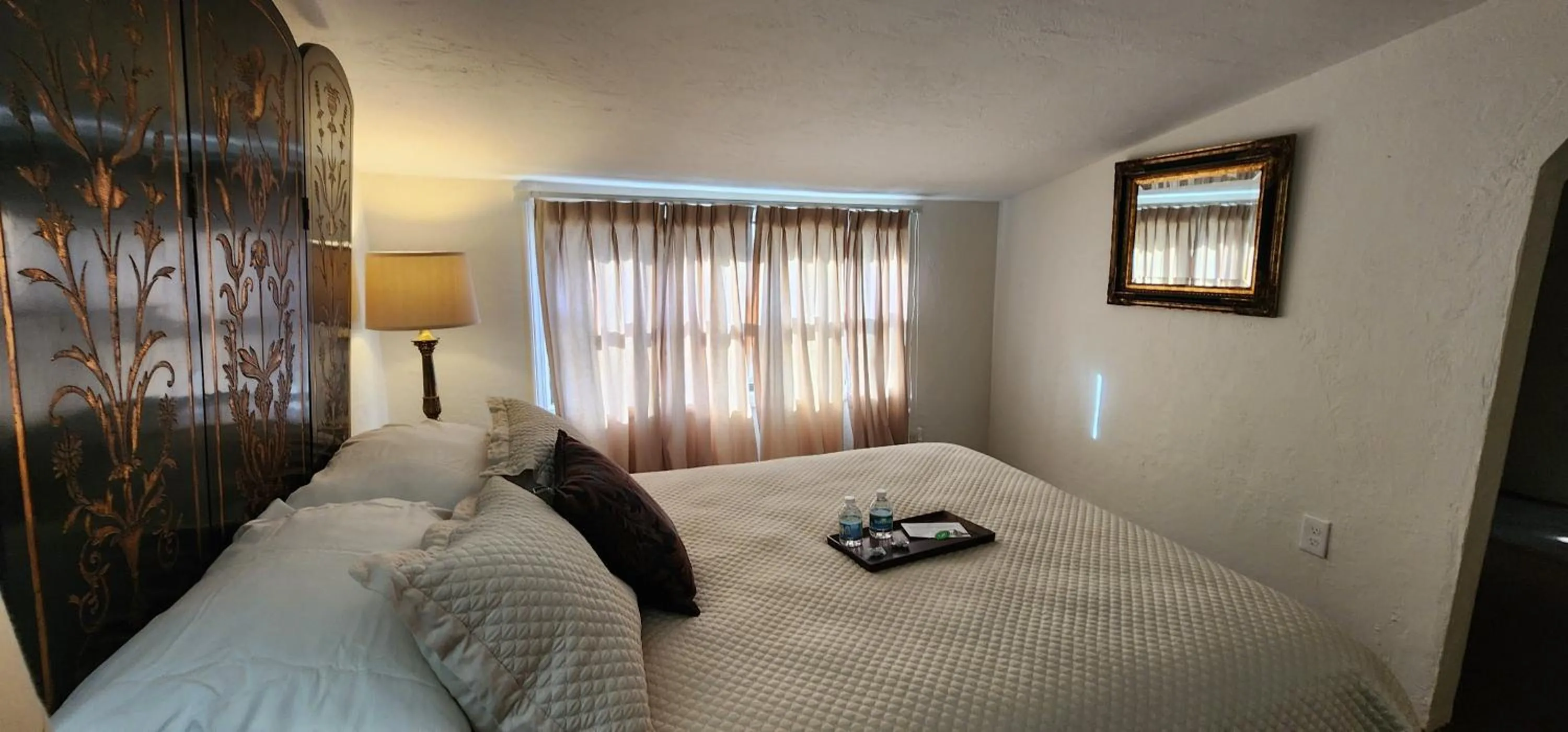 Bed in Lily Creek Lodge