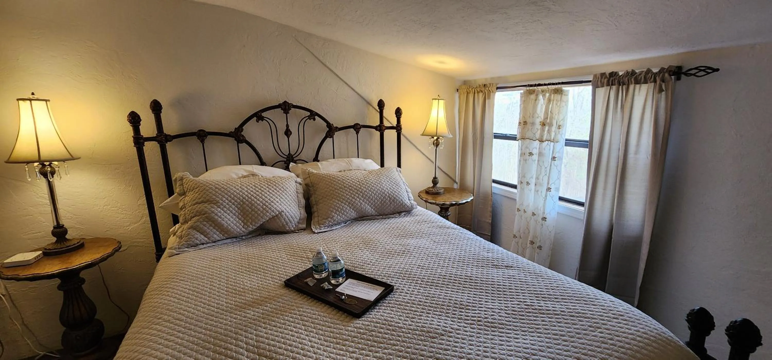 Bed in Lily Creek Lodge