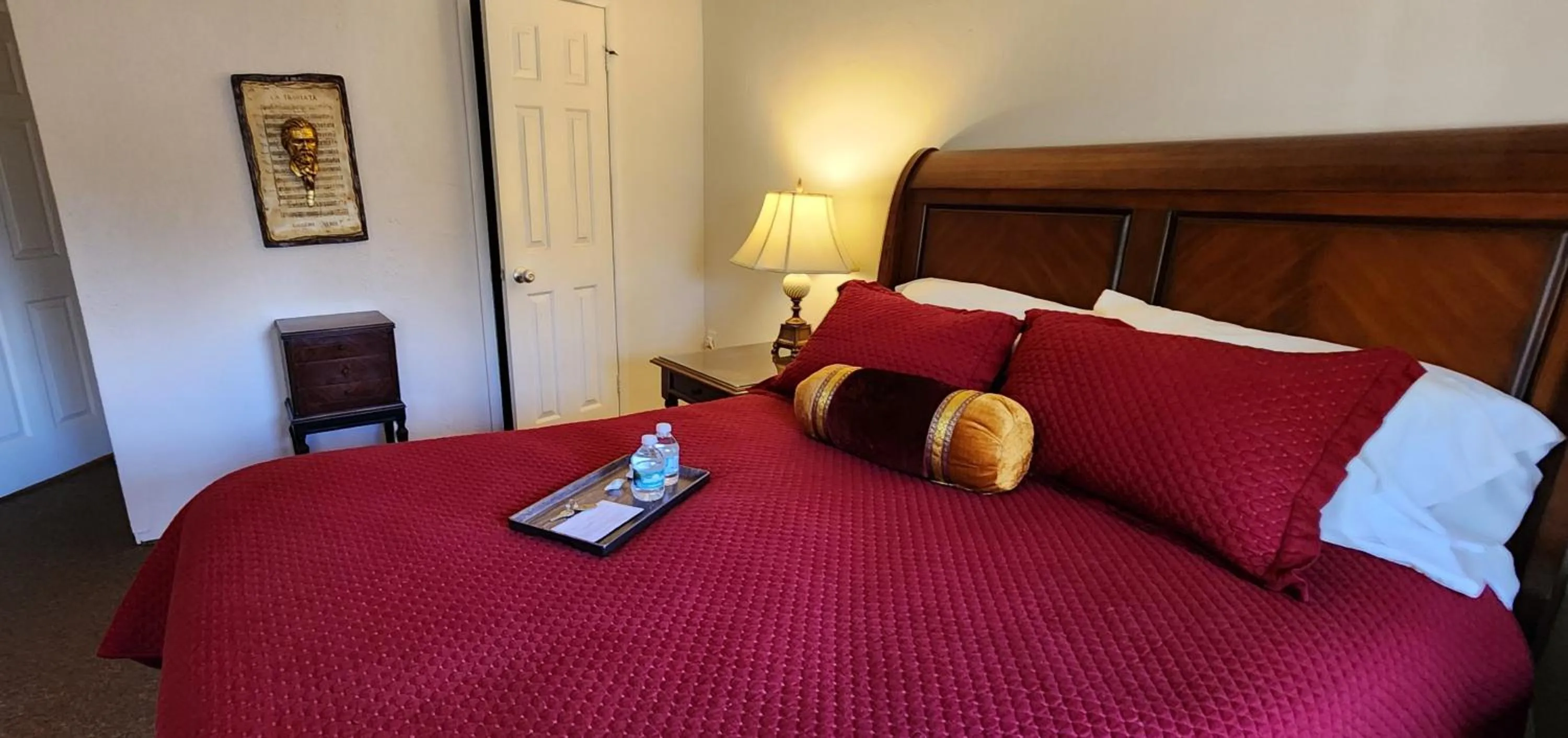 Bed in Lily Creek Lodge