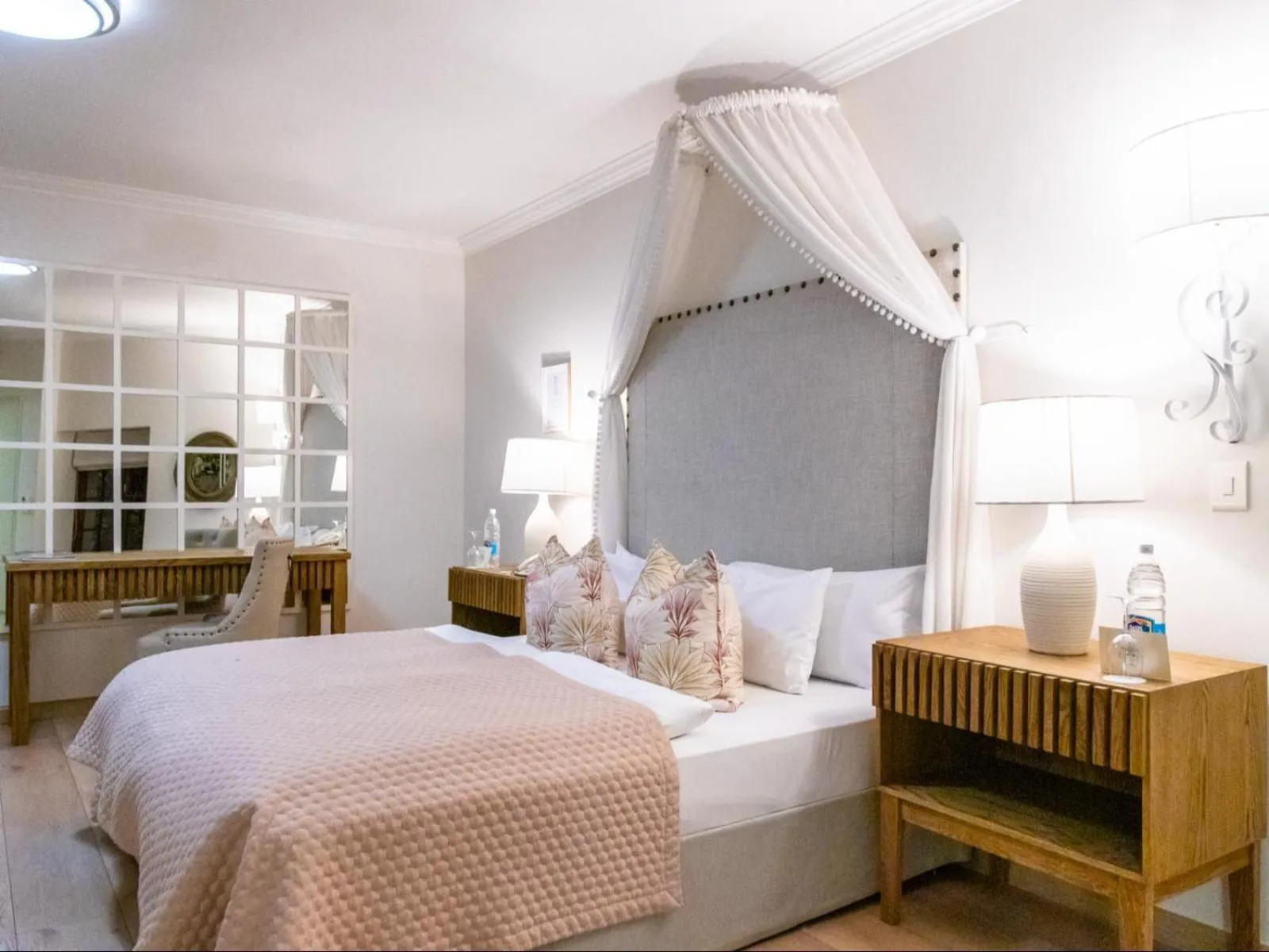 Bed in Heinitzburg Boutique Hotel