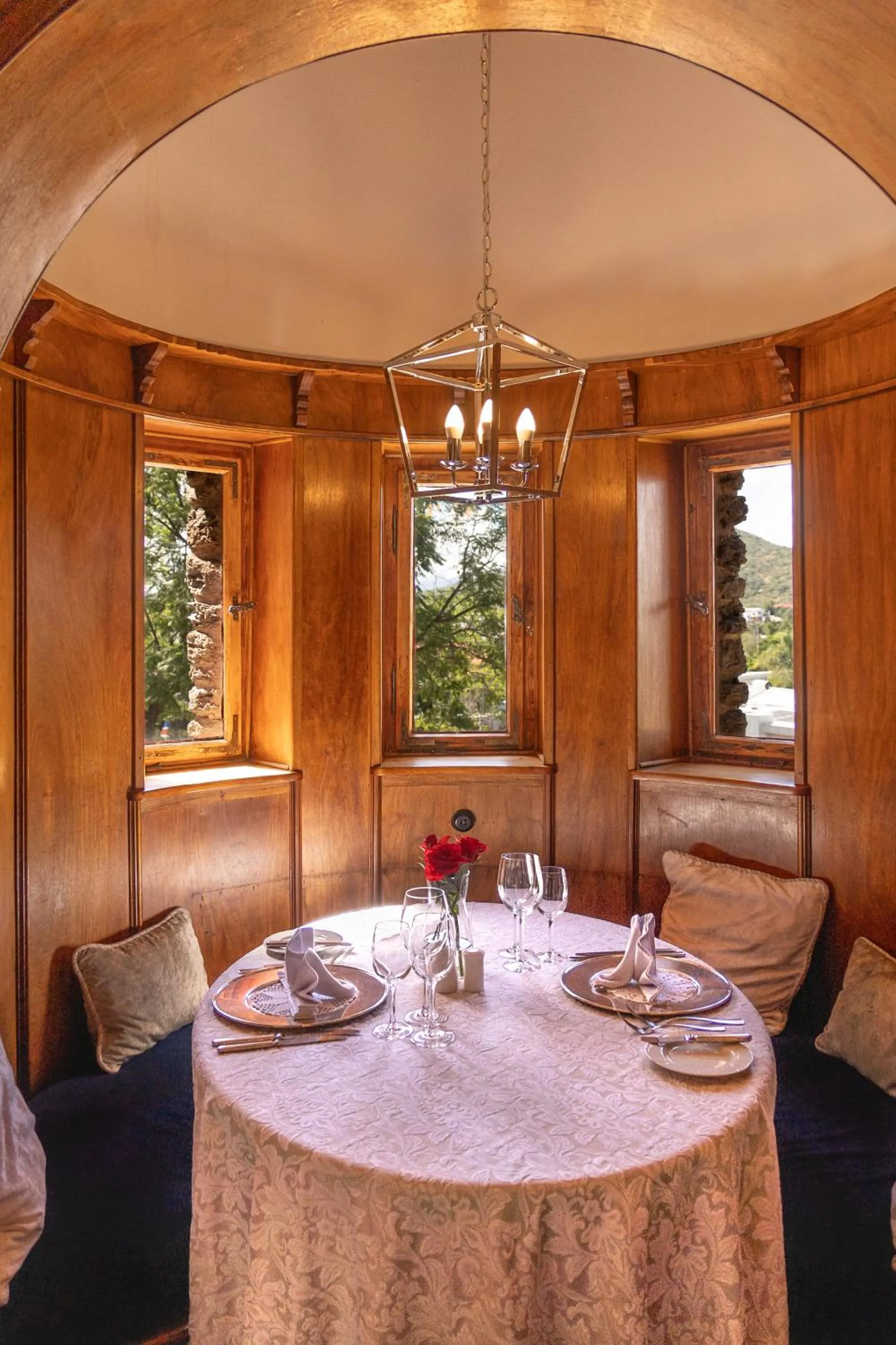 Restaurant/places to eat in Heinitzburg Boutique Hotel