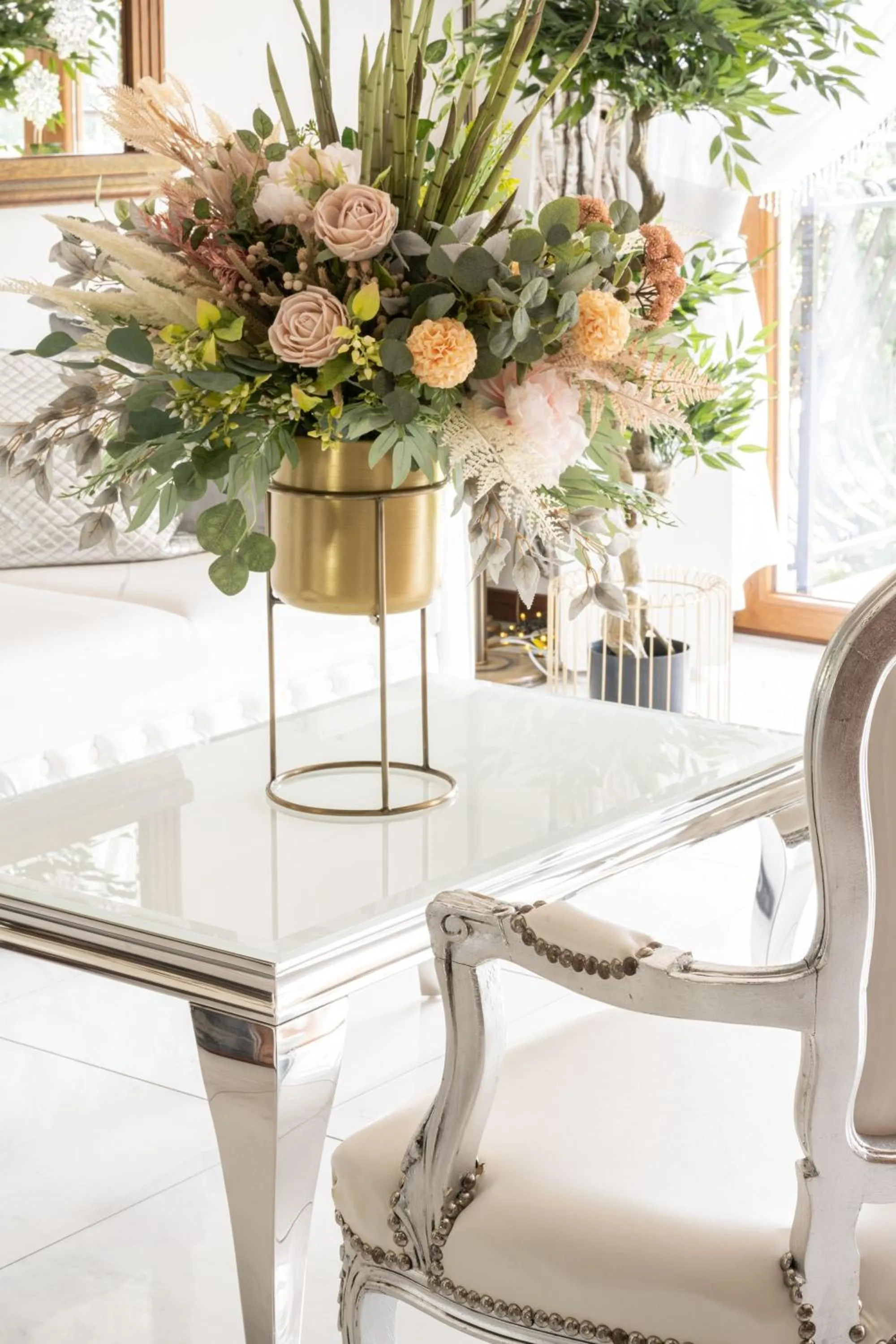 Lobby or reception in Sądelski Dwór Medical & SPA