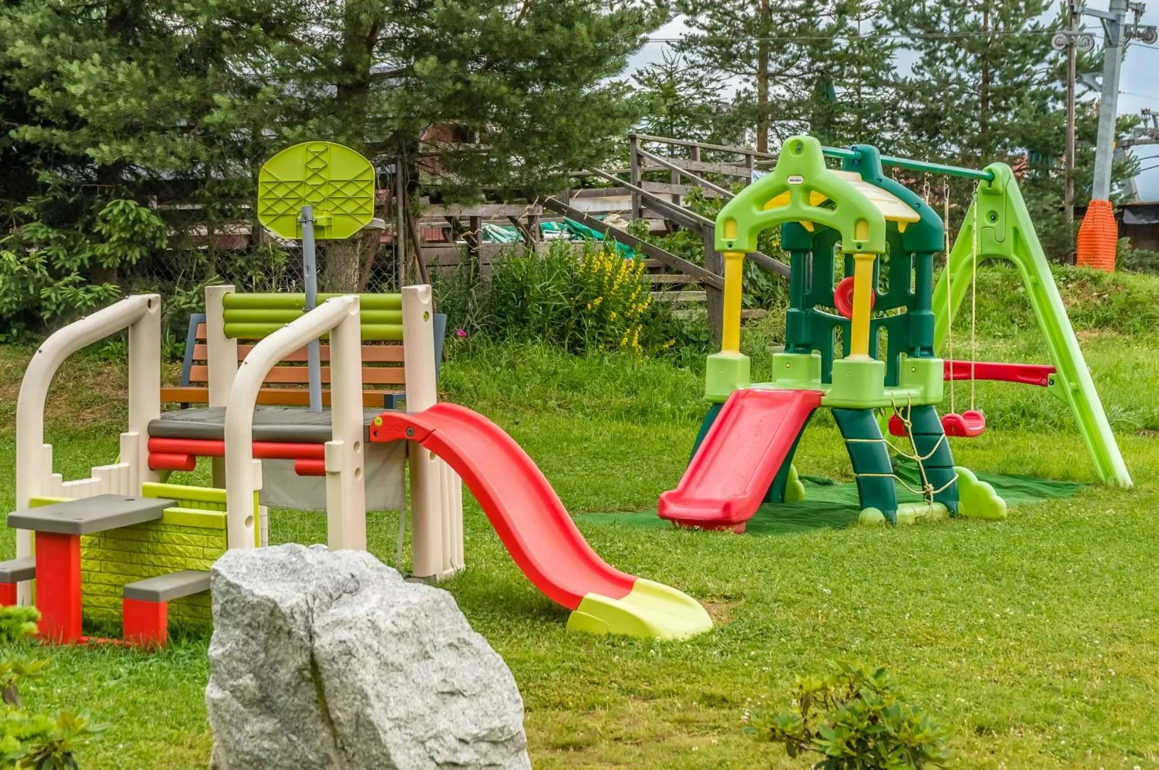 Children play ground in Sądelski Dwór Medical & SPA