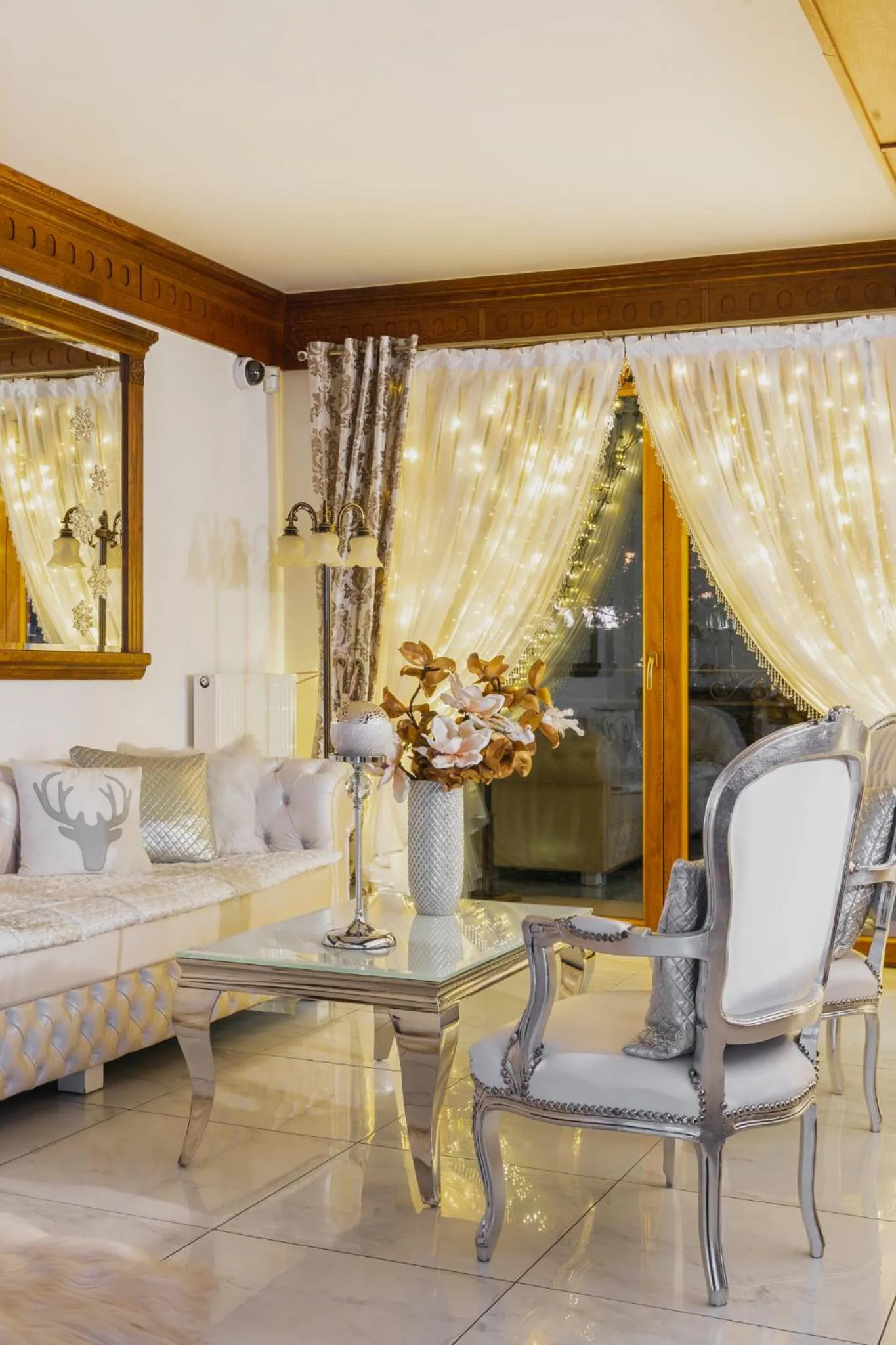 Lobby or reception in Sądelski Dwór Medical & SPA