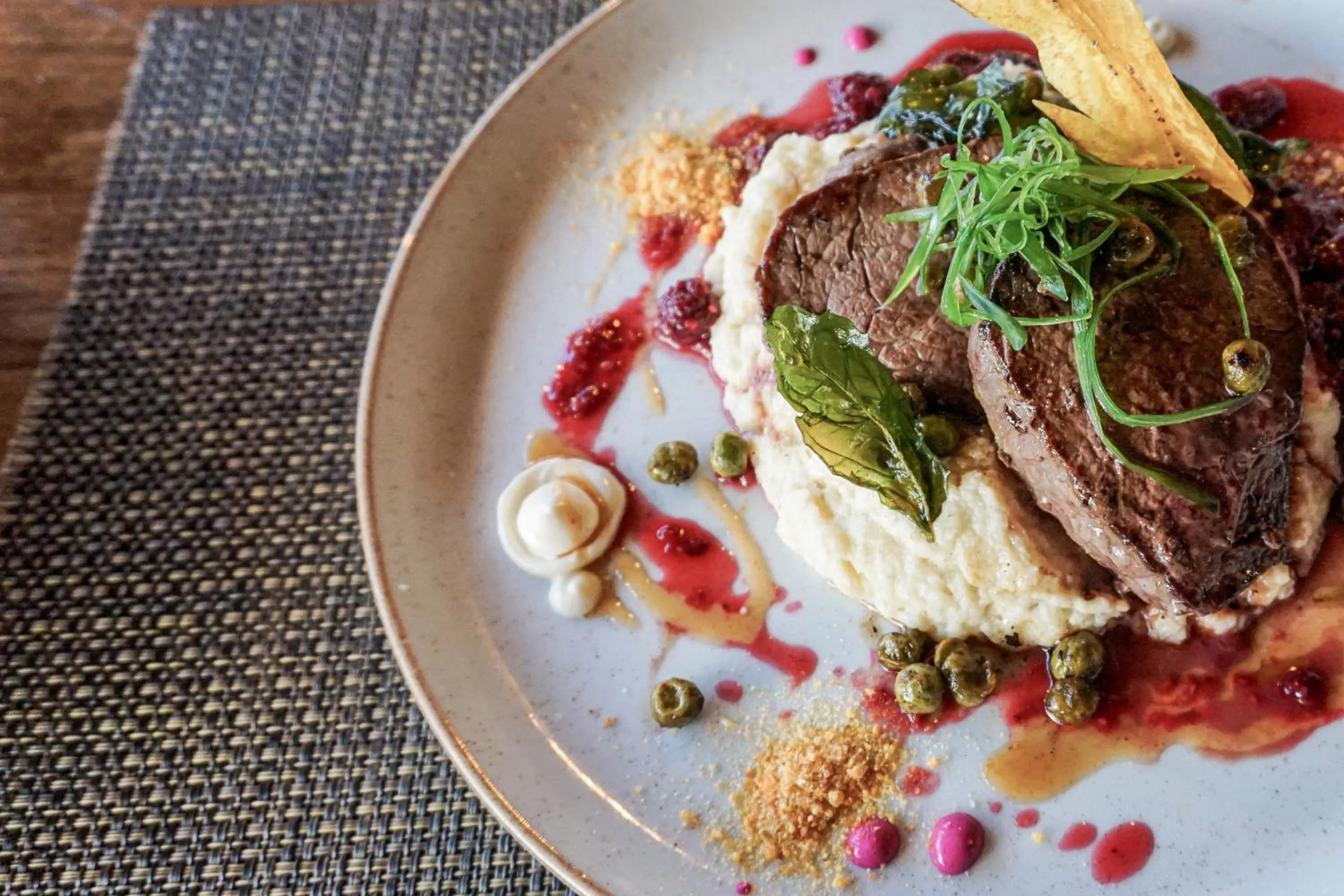 Restaurant/places to eat in Taha Tai