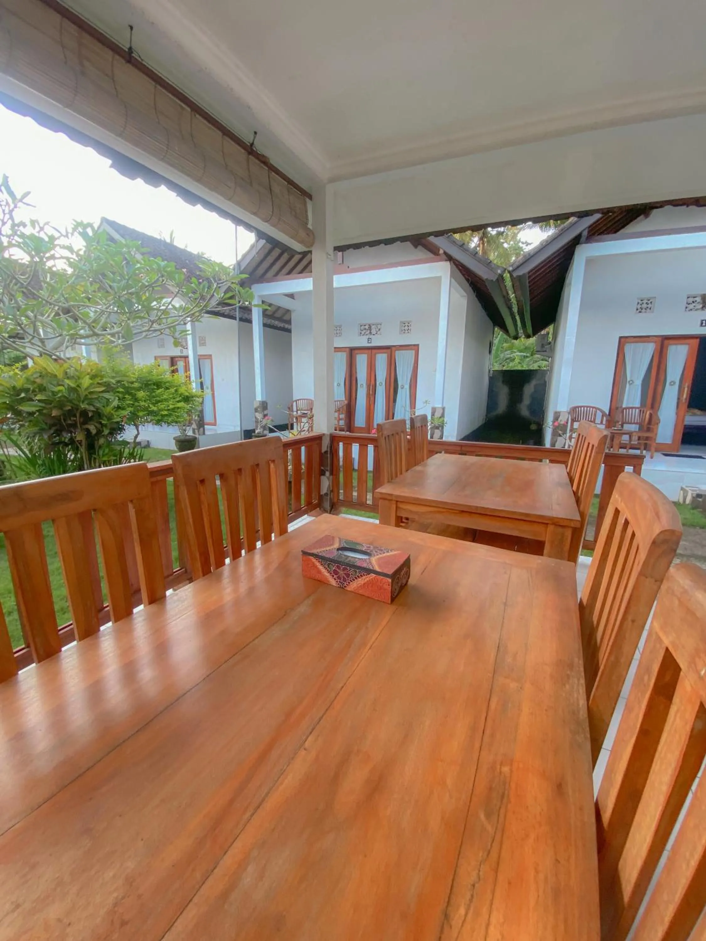 Restaurant/places to eat in Kubu Indah Guest House