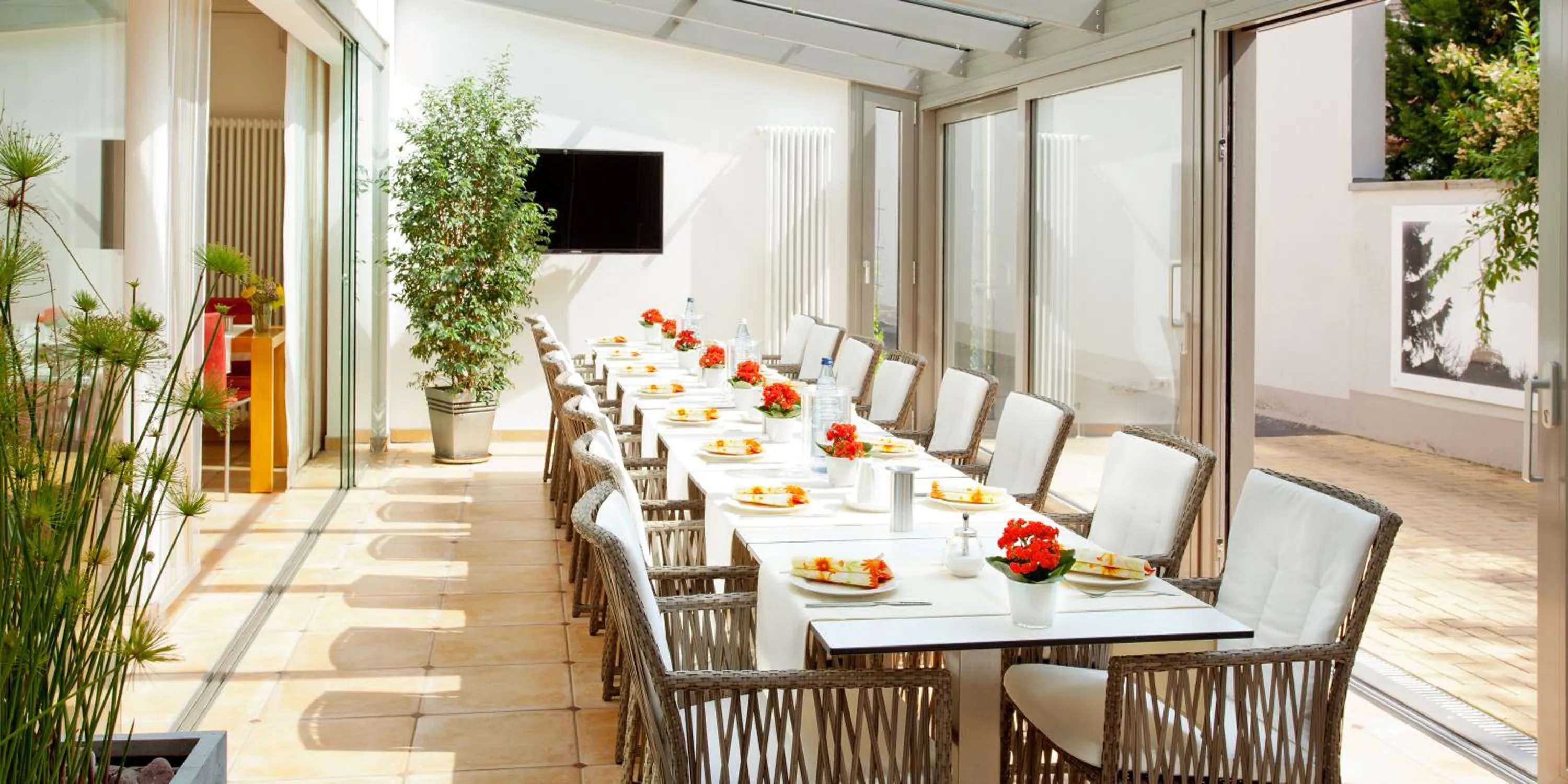 Restaurant/places to eat in Elisabeth Hotel garni