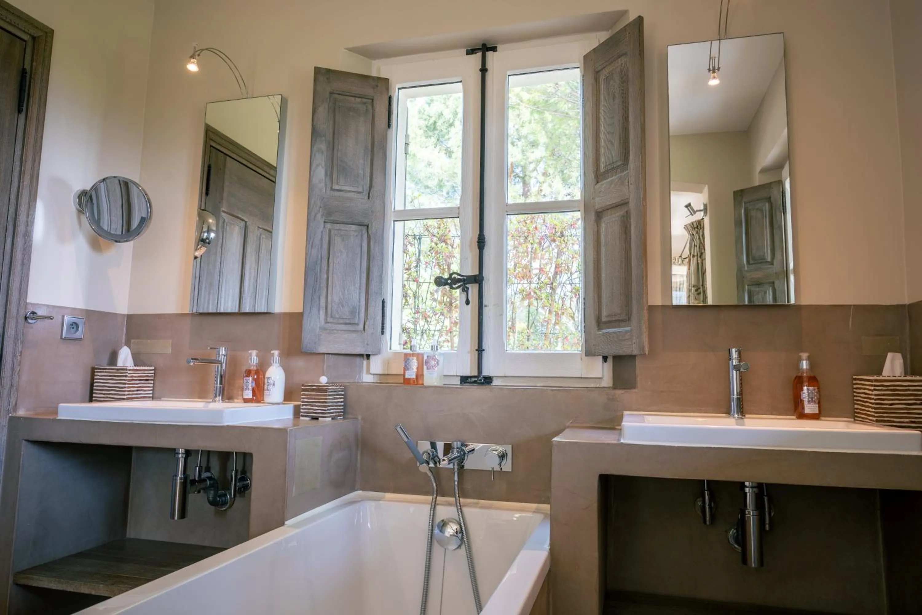 Bathroom in Coquillade Provence - Relais & Châteaux