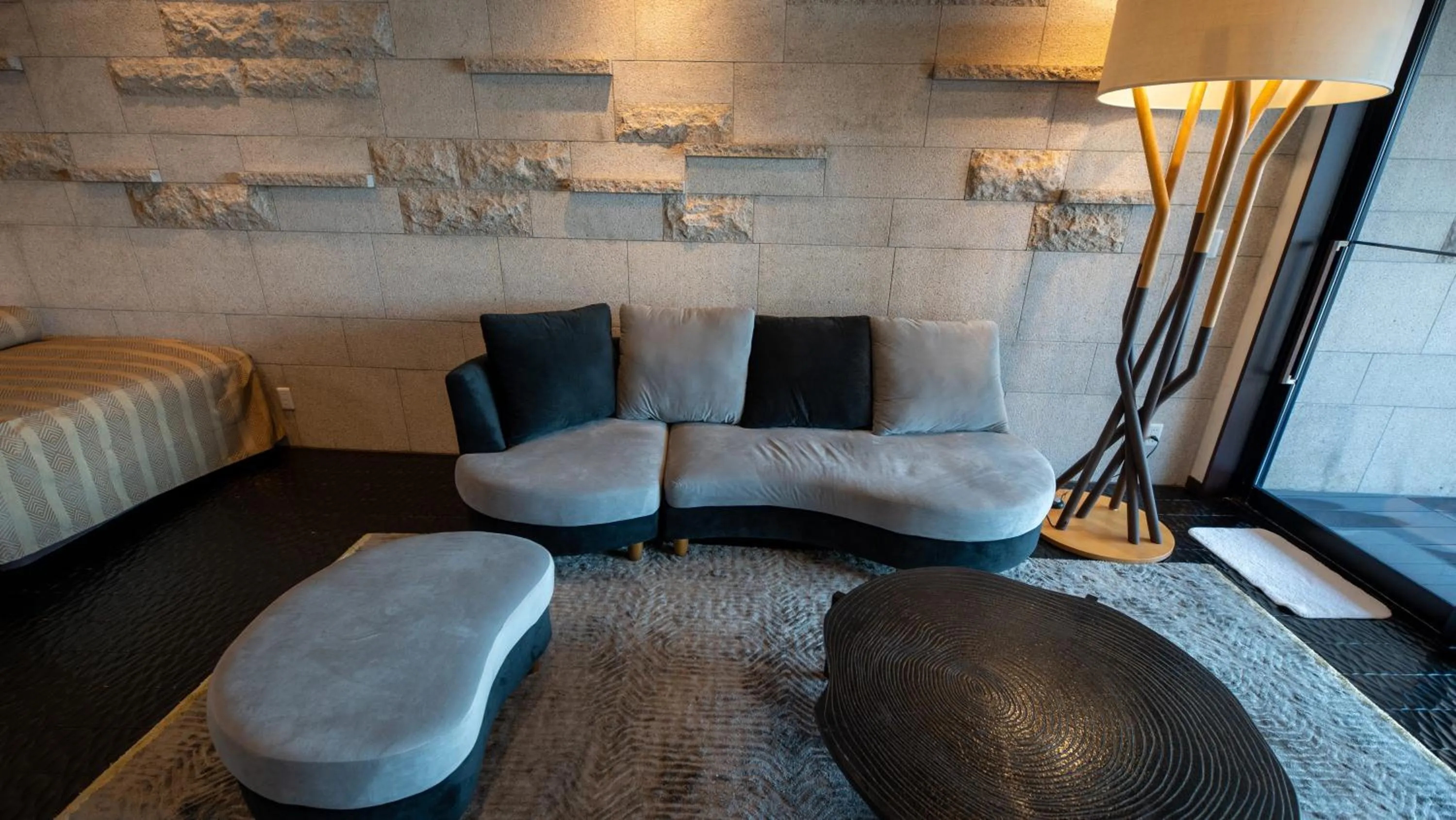 Photo of the whole room in Mayu Futahari