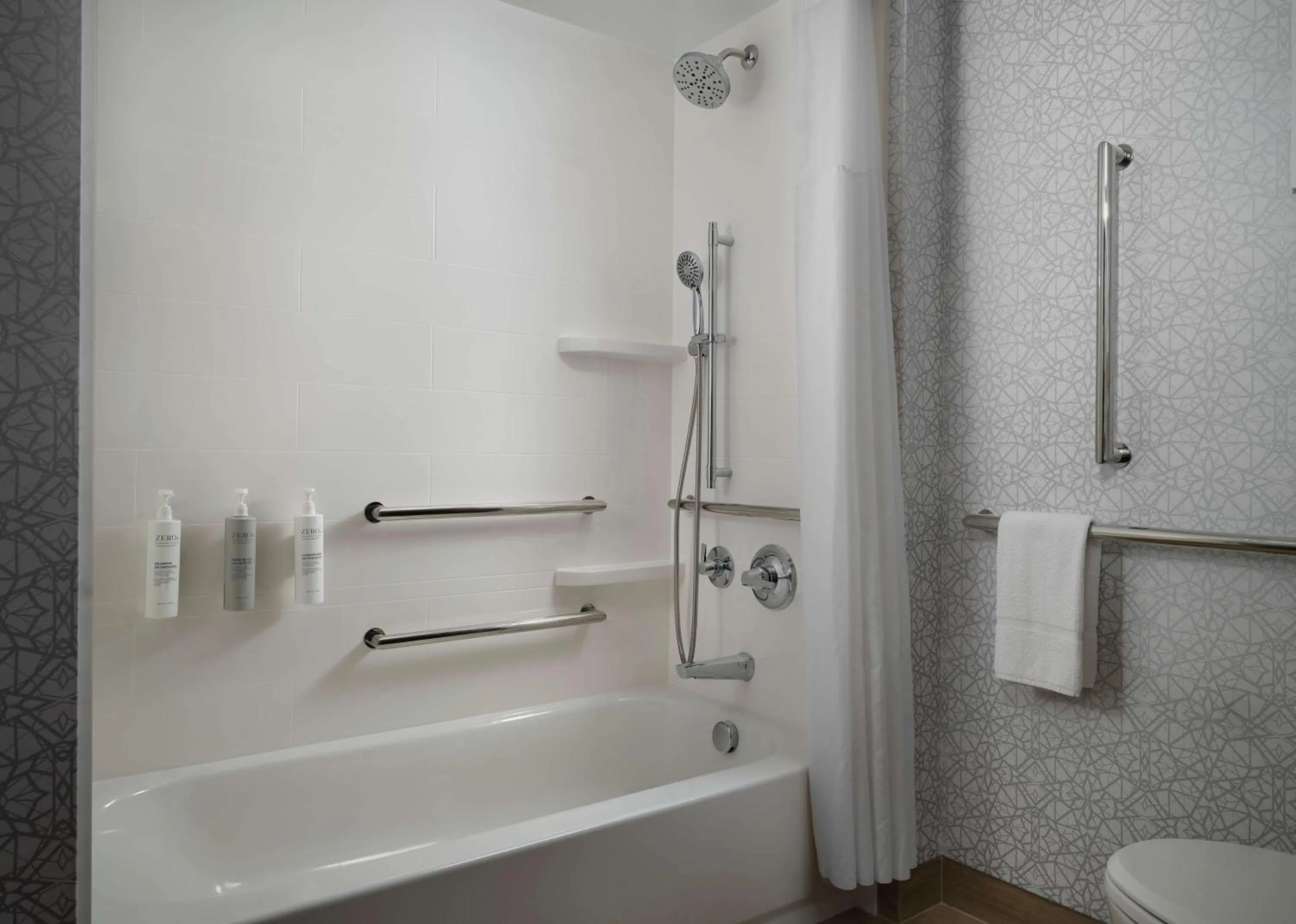 Bathroom in Hampton Inn Troy