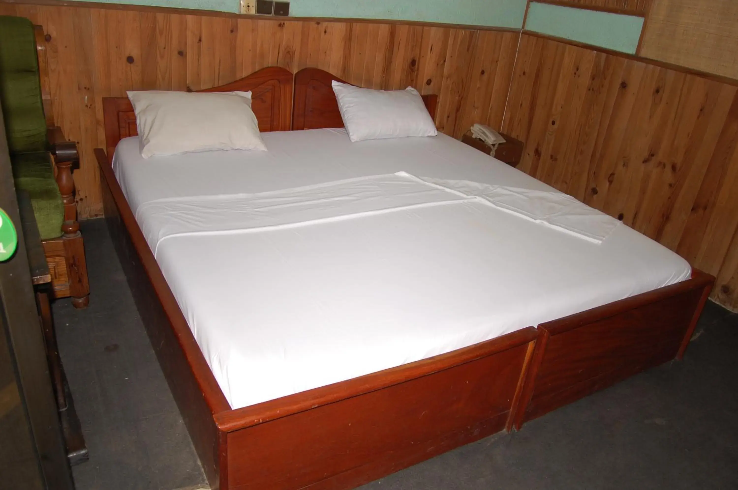 Budget Double Room in Benin Hotel Terminus Budget Double Room in Benin Hotel Terminus