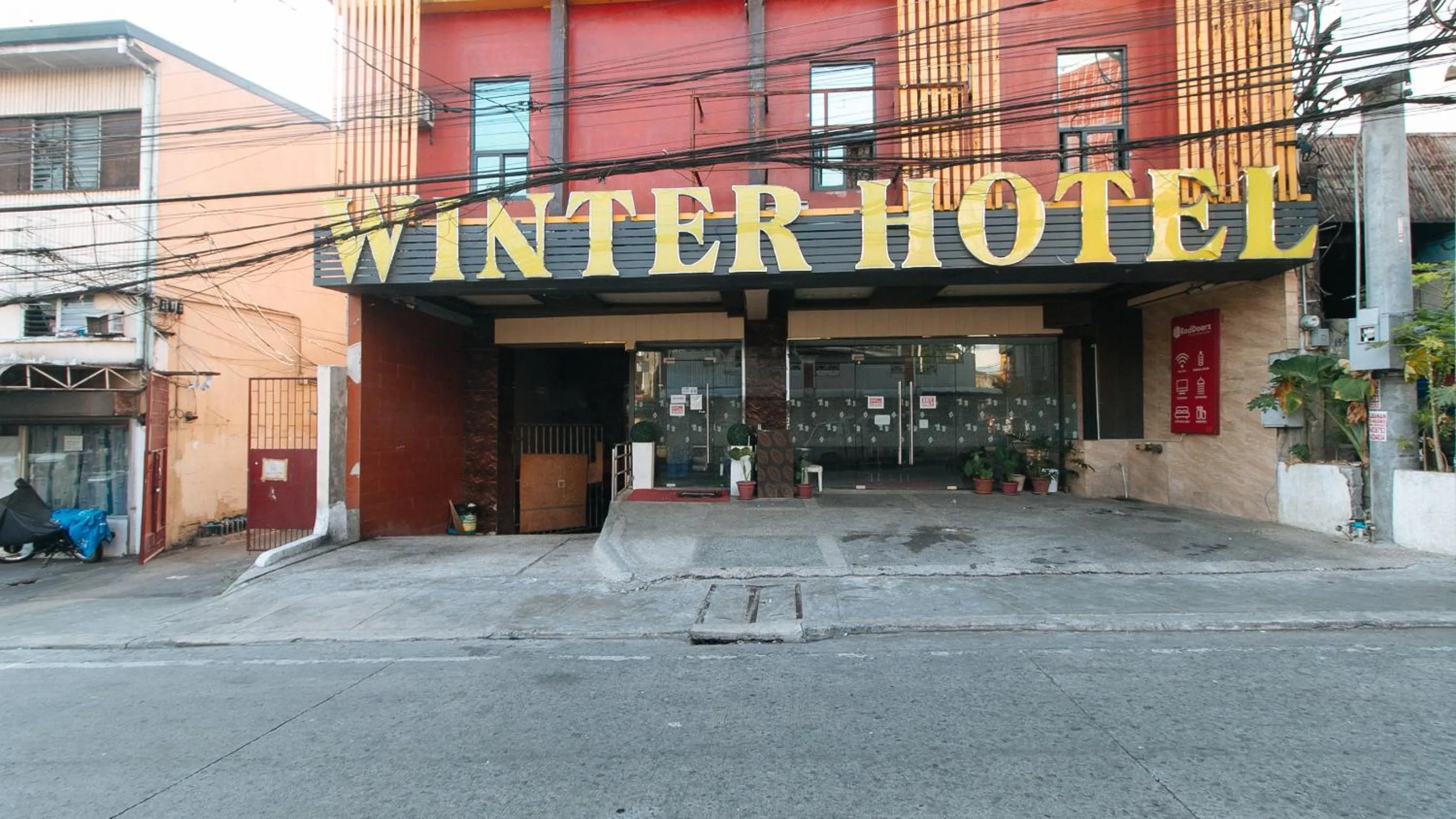 Property building in RedDoorz Plus at Winter Benitez