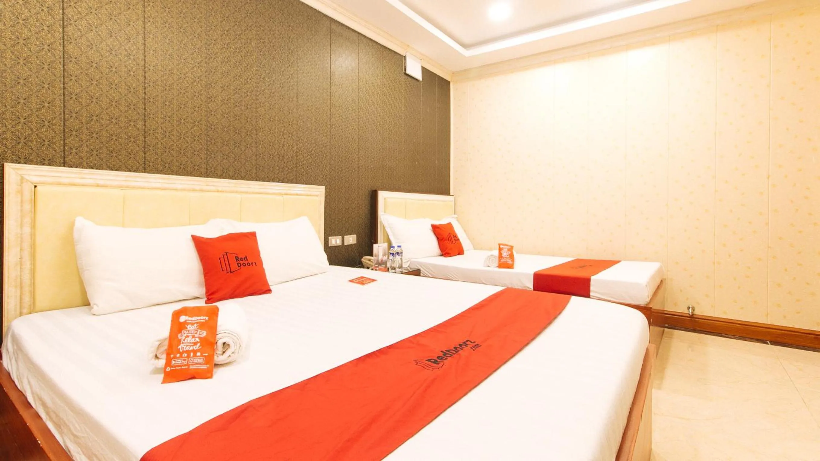 Photo of the whole room, Bed in RedDoorz Plus at Winter Benitez