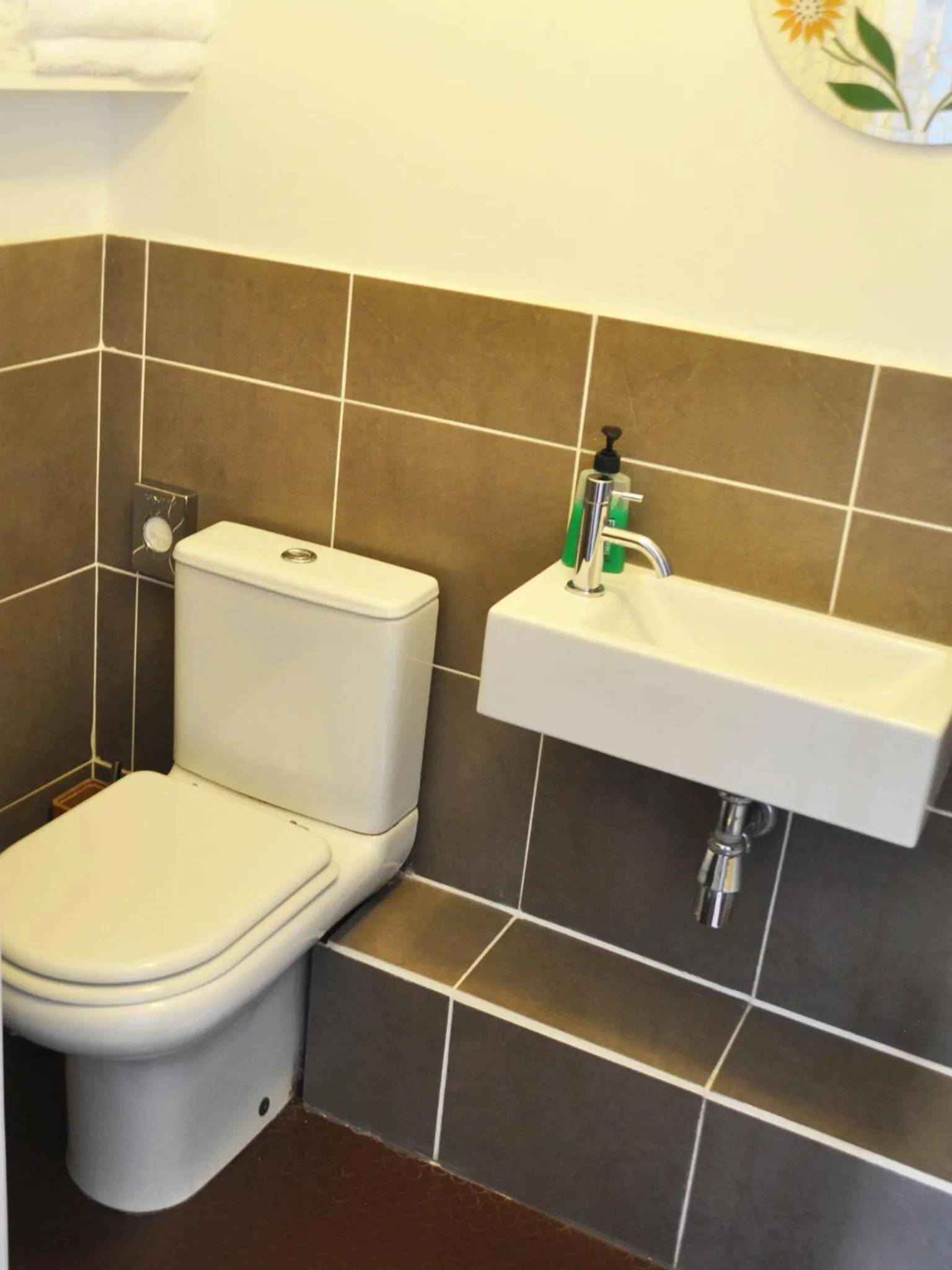 Bathroom in Motel Schmotel