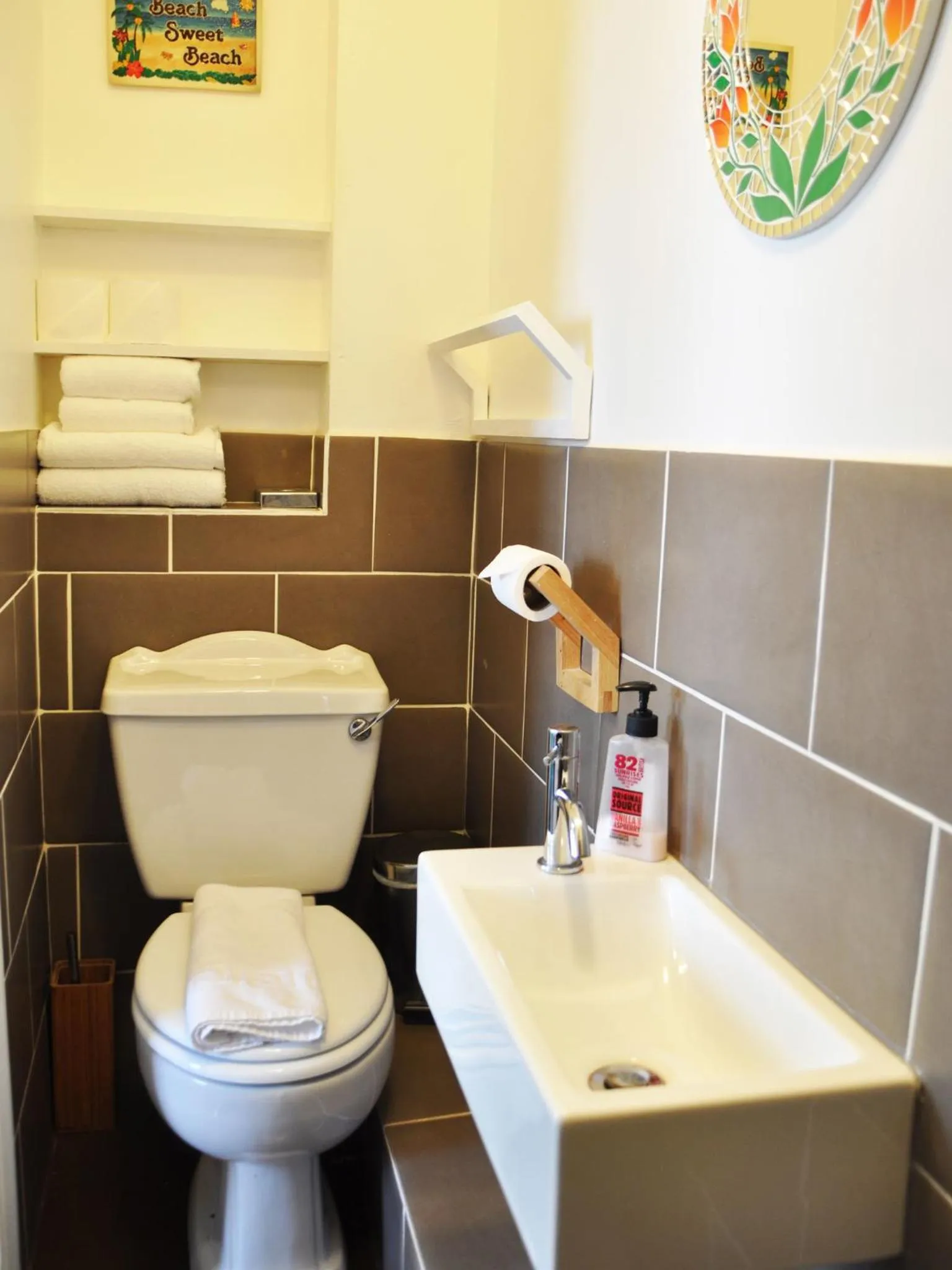 Bathroom in Motel Schmotel