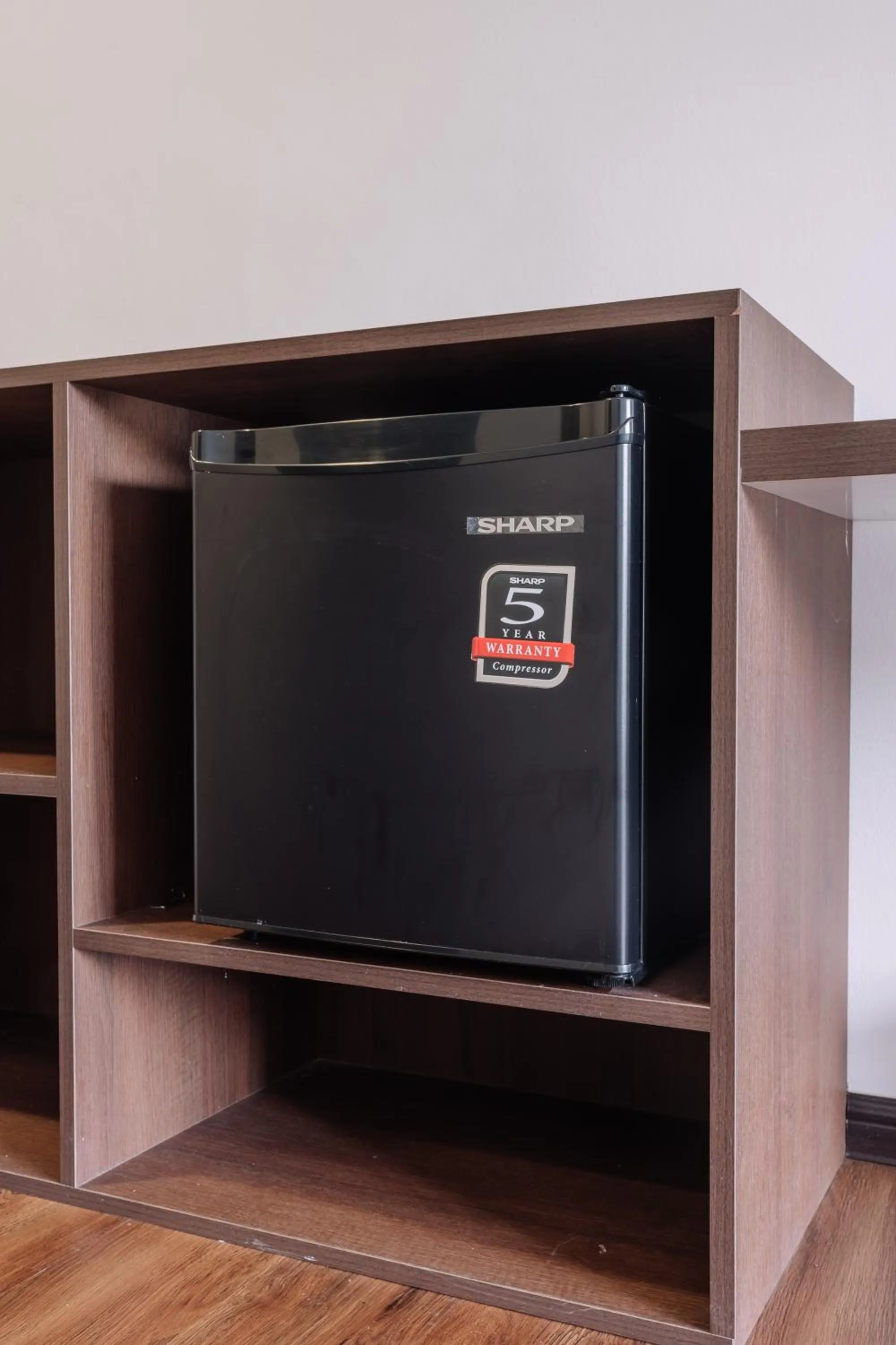 Coffee/tea facilities in Roxy Sematan Villa & Townhouse