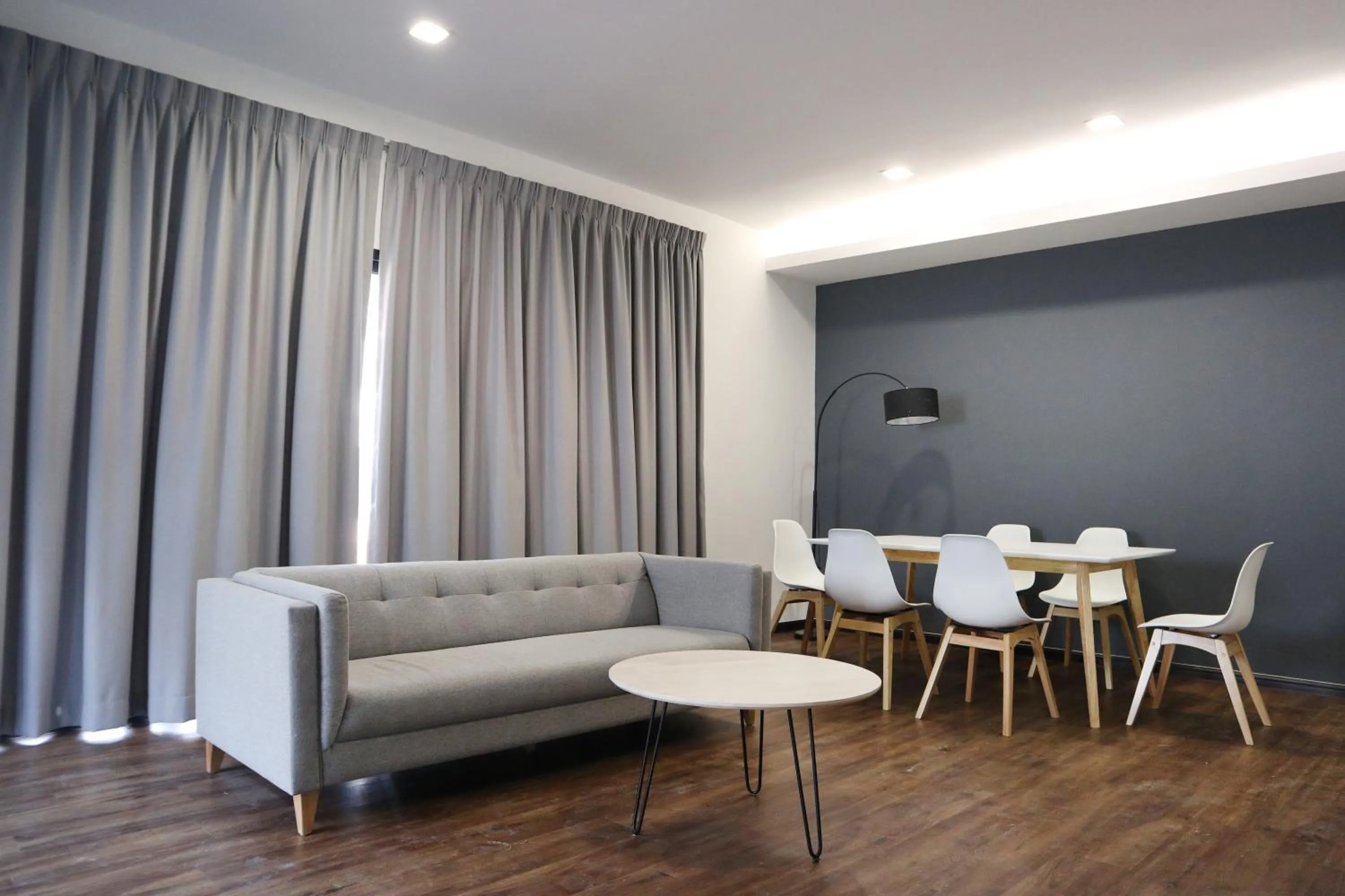 Mountain view in Roxy Sematan Villa & Townhouse