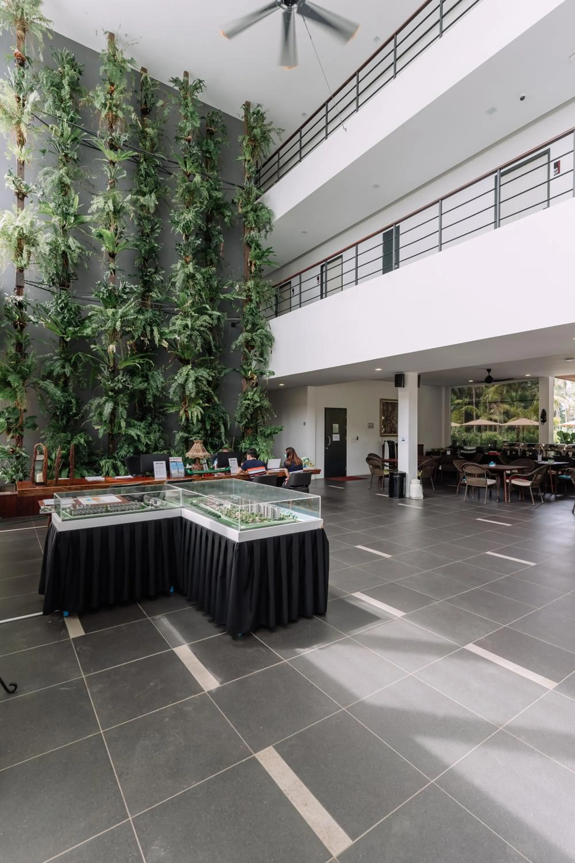 Lobby or reception in Roxy Sematan Villa & Townhouse