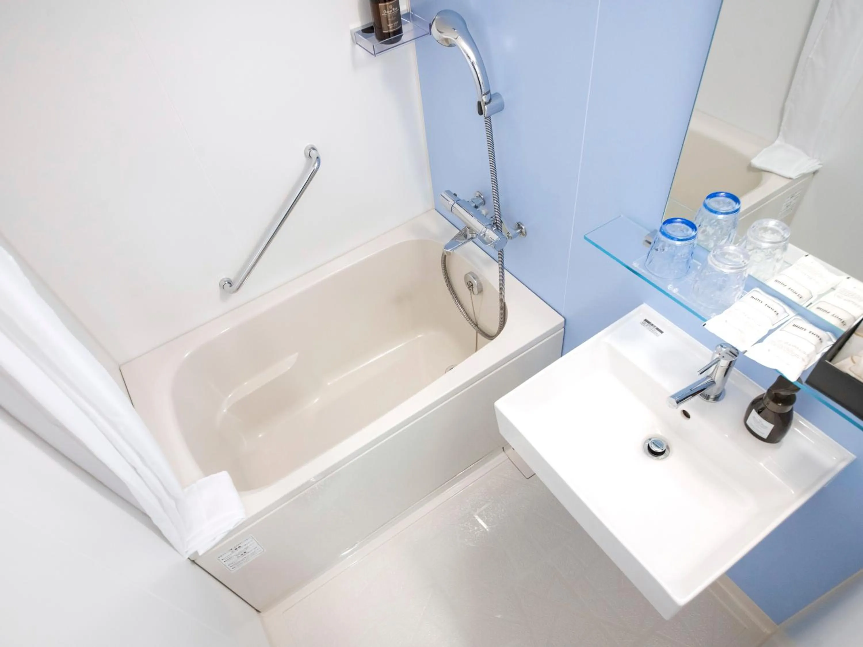 Shower in Hotel Torifito Naha Asahibashi