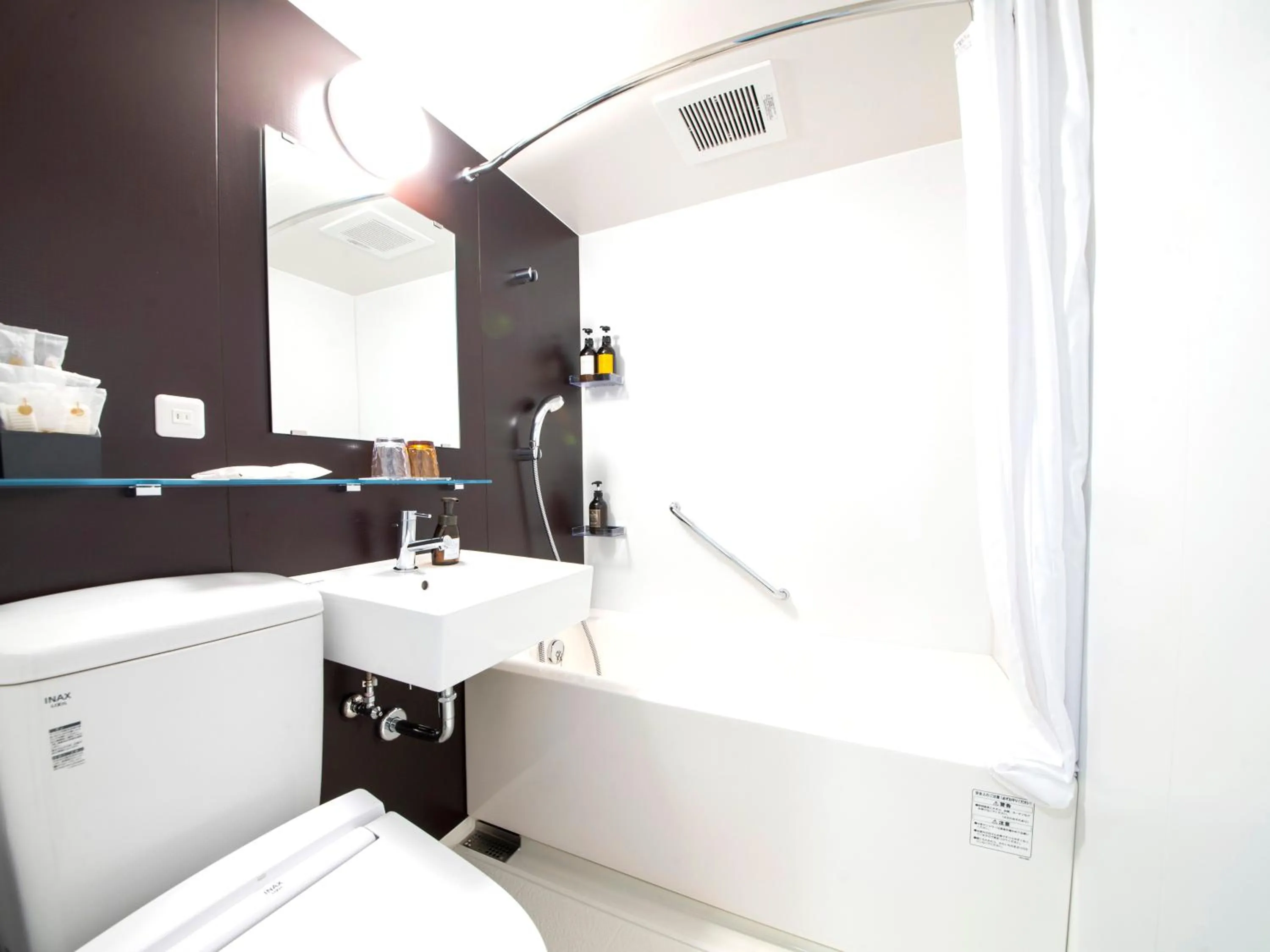 Shower in Hotel Torifito Naha Asahibashi