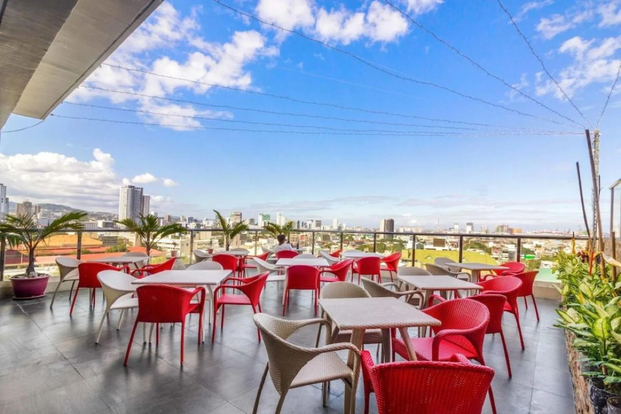 Balcony/Terrace in RedDoorz Plus @ Jones Avenue Cebu