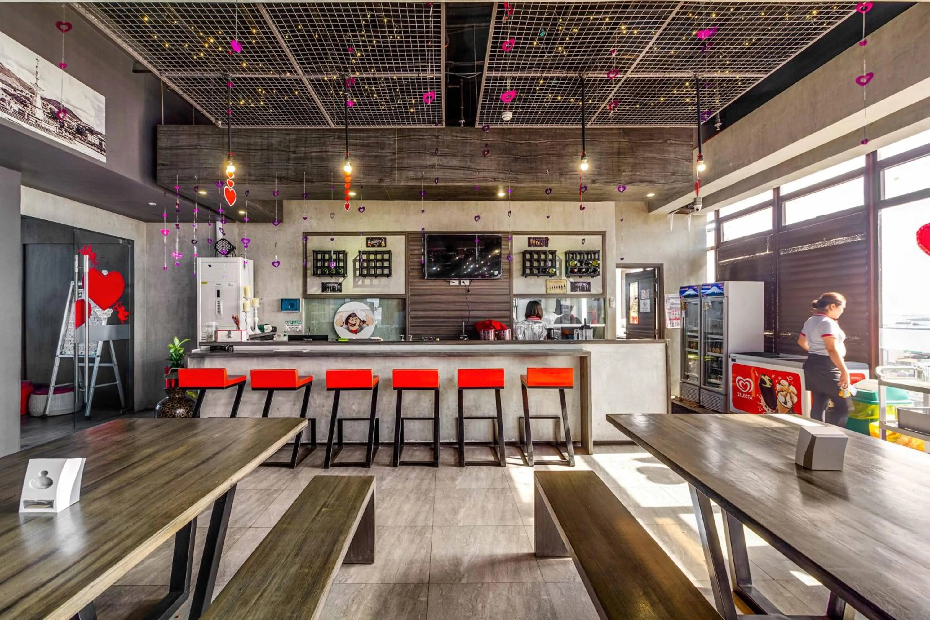 Area and facilities in RedDoorz Plus @ Jones Avenue Cebu