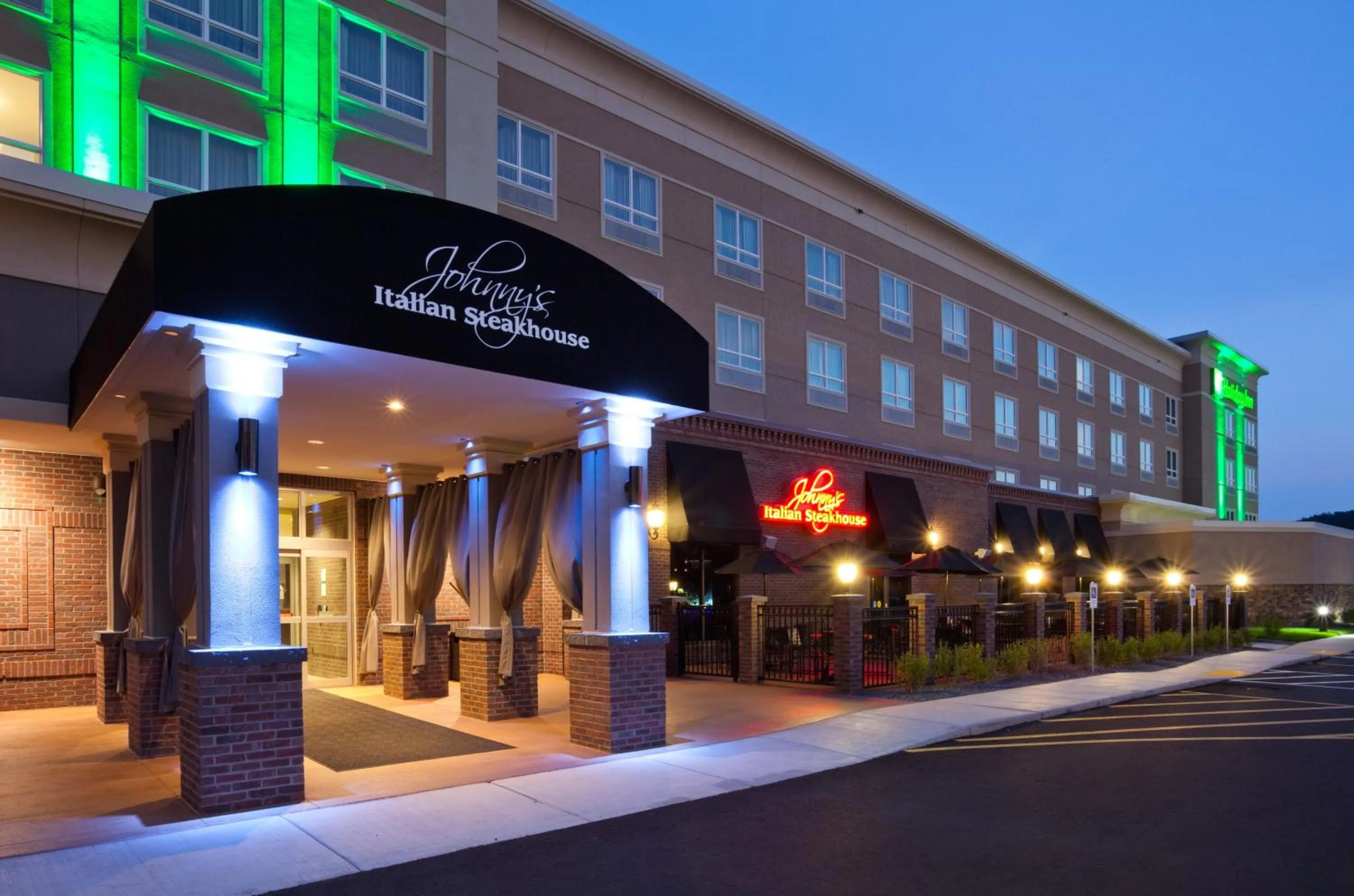 Restaurant/places to eat in Holiday Inn Eau Claire South I-94 by IHG